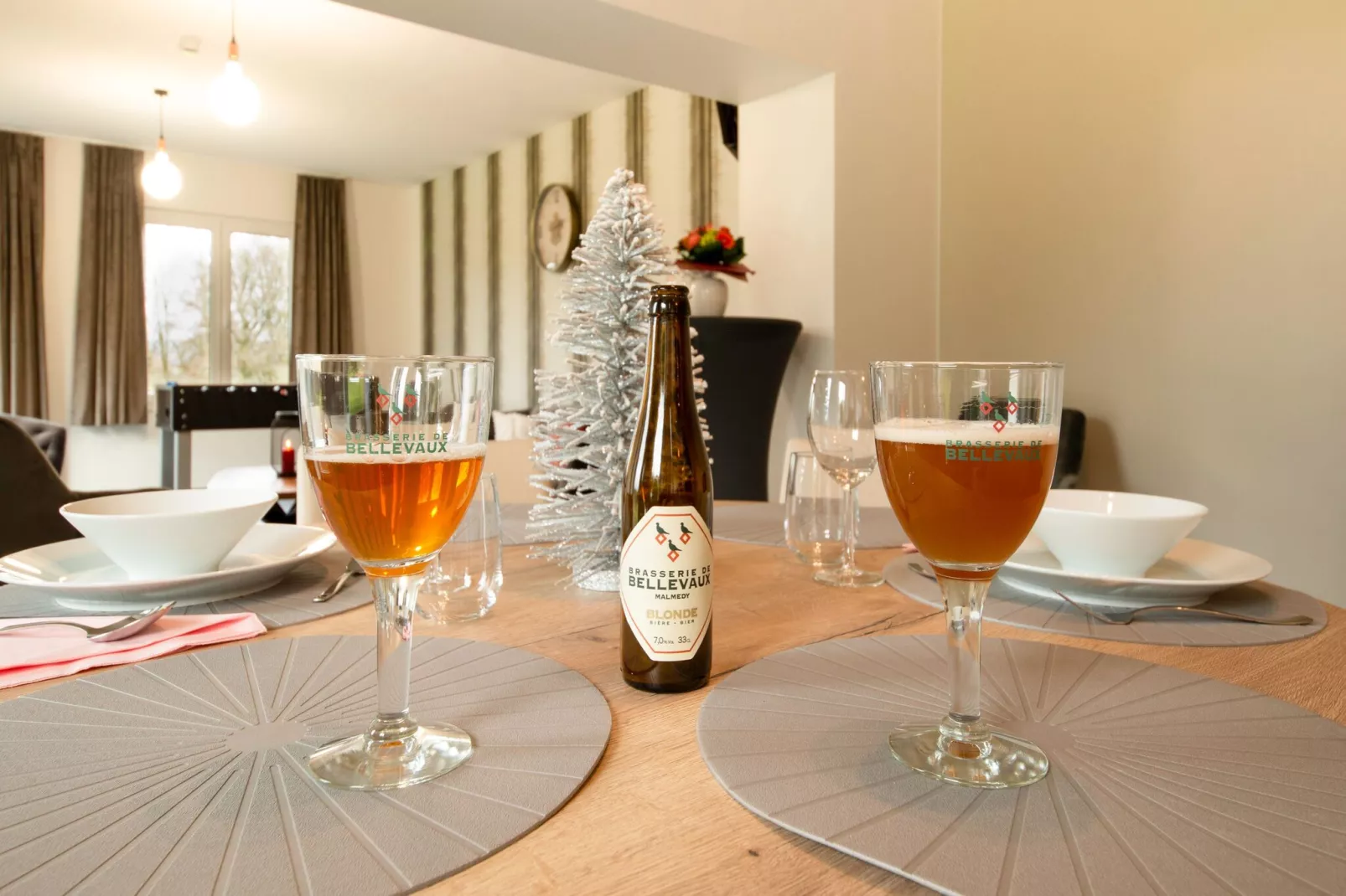 Superbe maison de vacances pour 15 adultes située à Champagne Le chêne et l'eau-Atmosphere