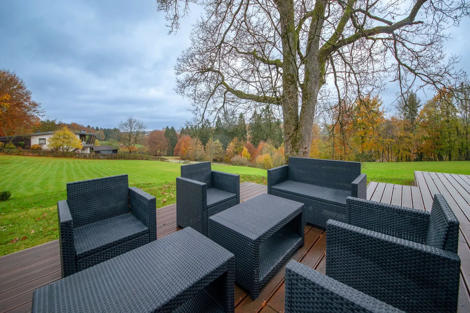 Superbe maison de vacances pour 15 adultes située à Champagne Le chêne et l'eau-Terrace balcony