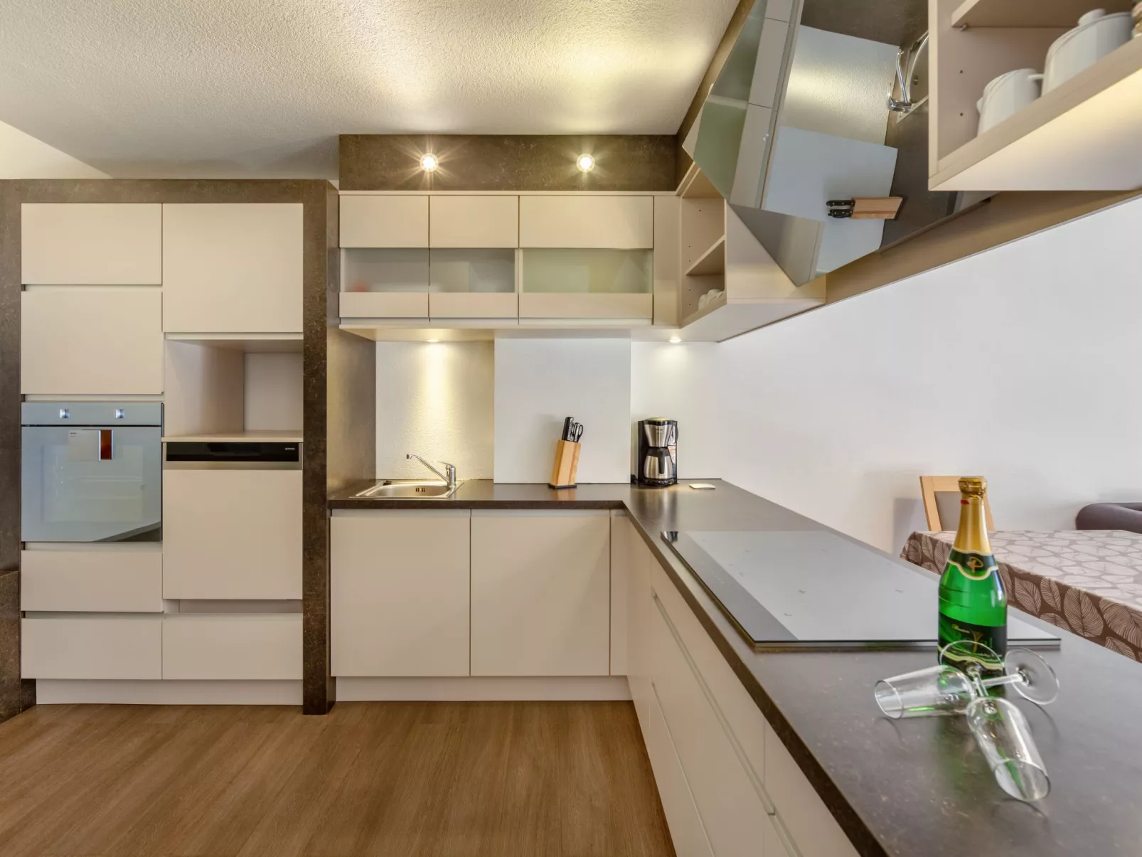Appartment Modern-Inside