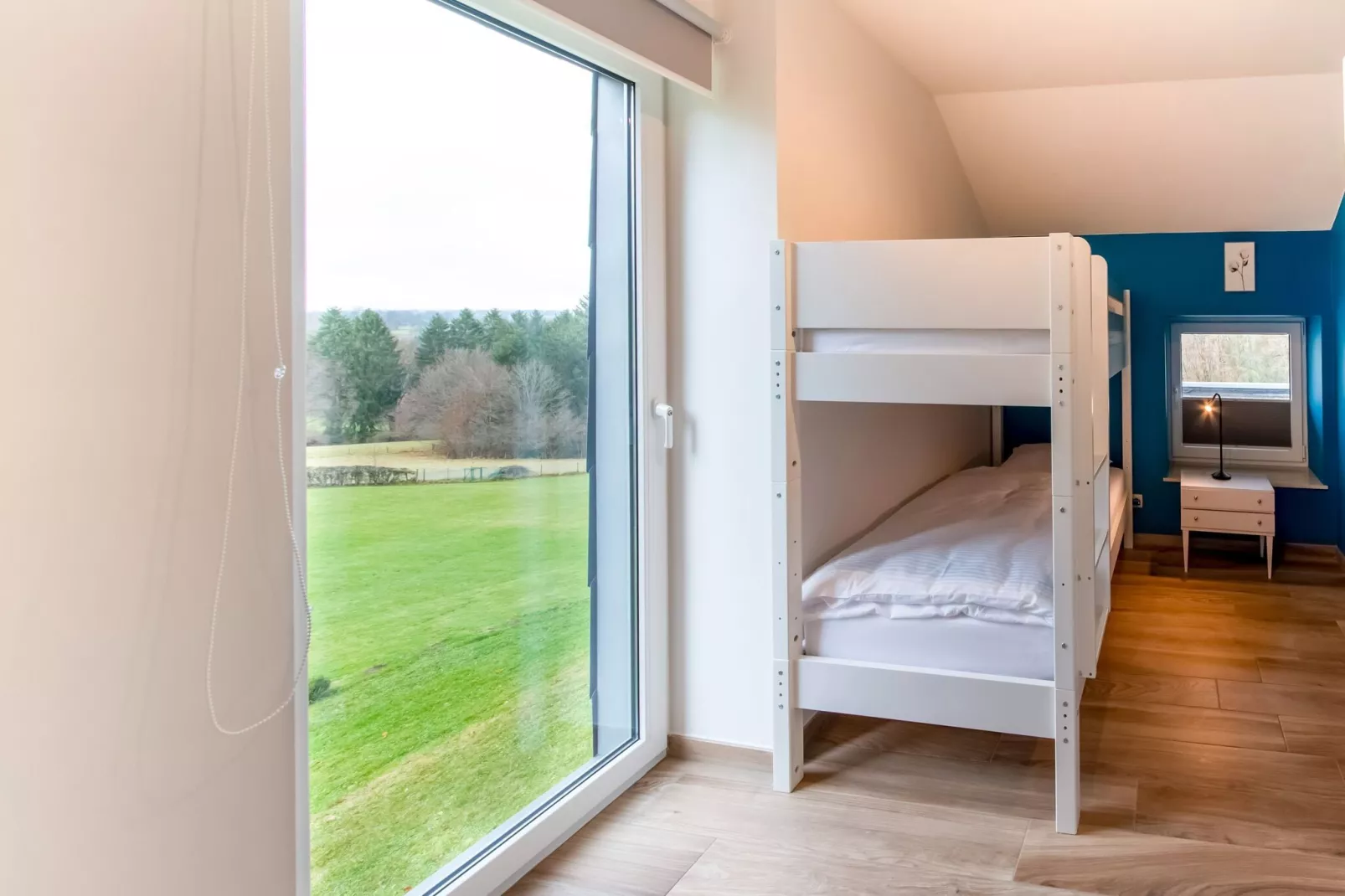 Superbe maison de vacances pour 15 adultes située à Champagne Le chêne et l'eau-Bedroom