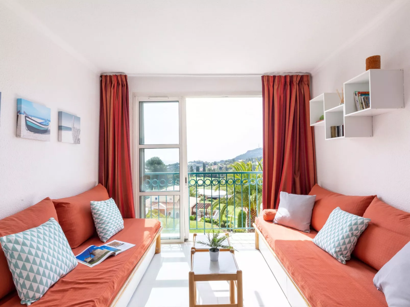 Le Village (C5 235)-Dedans