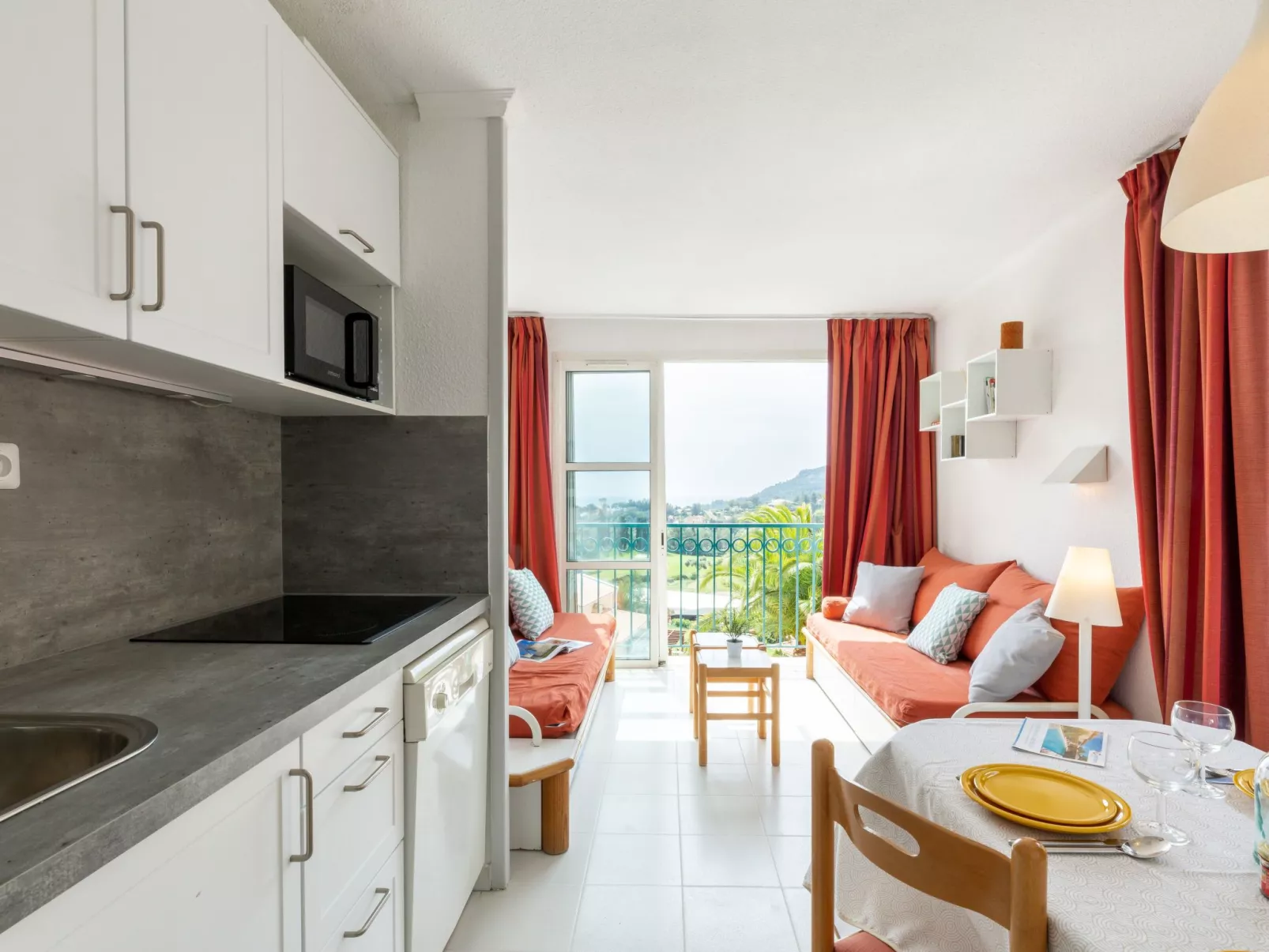 Le Village (C5 235)-Dedans