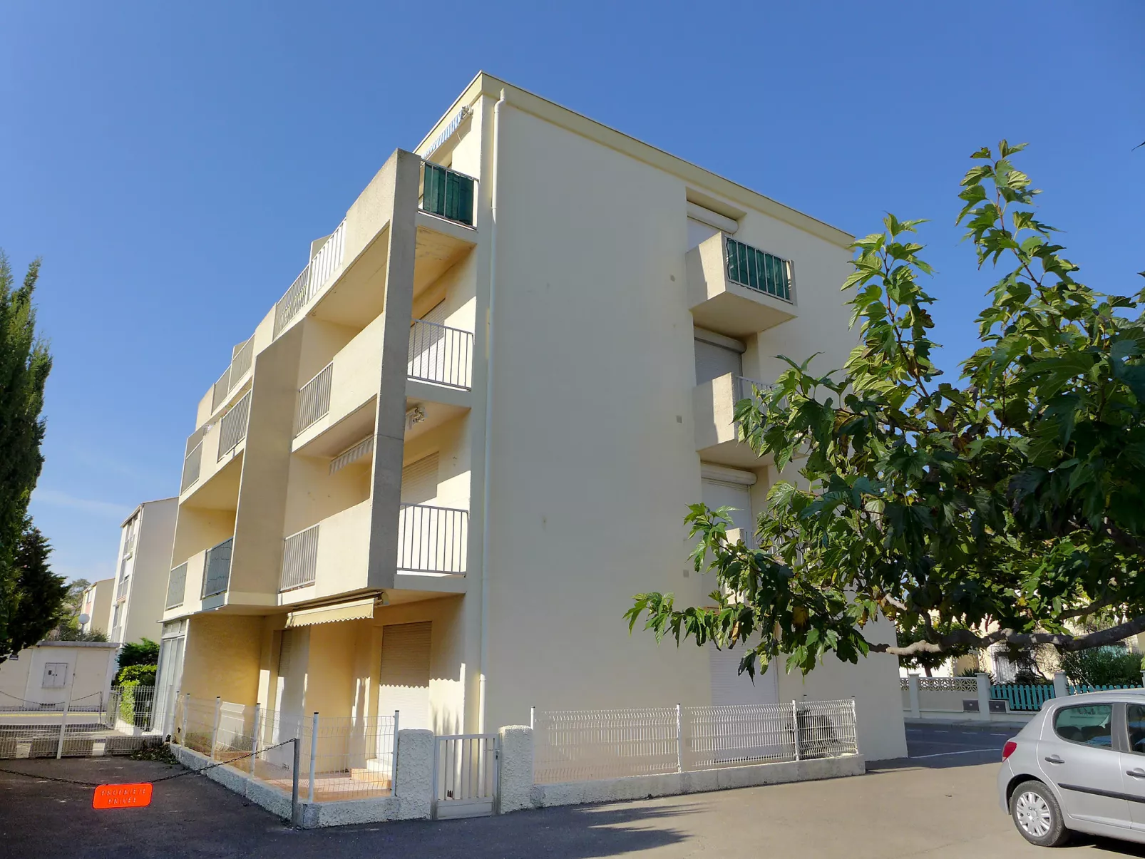 Las Palmas 2-Outside