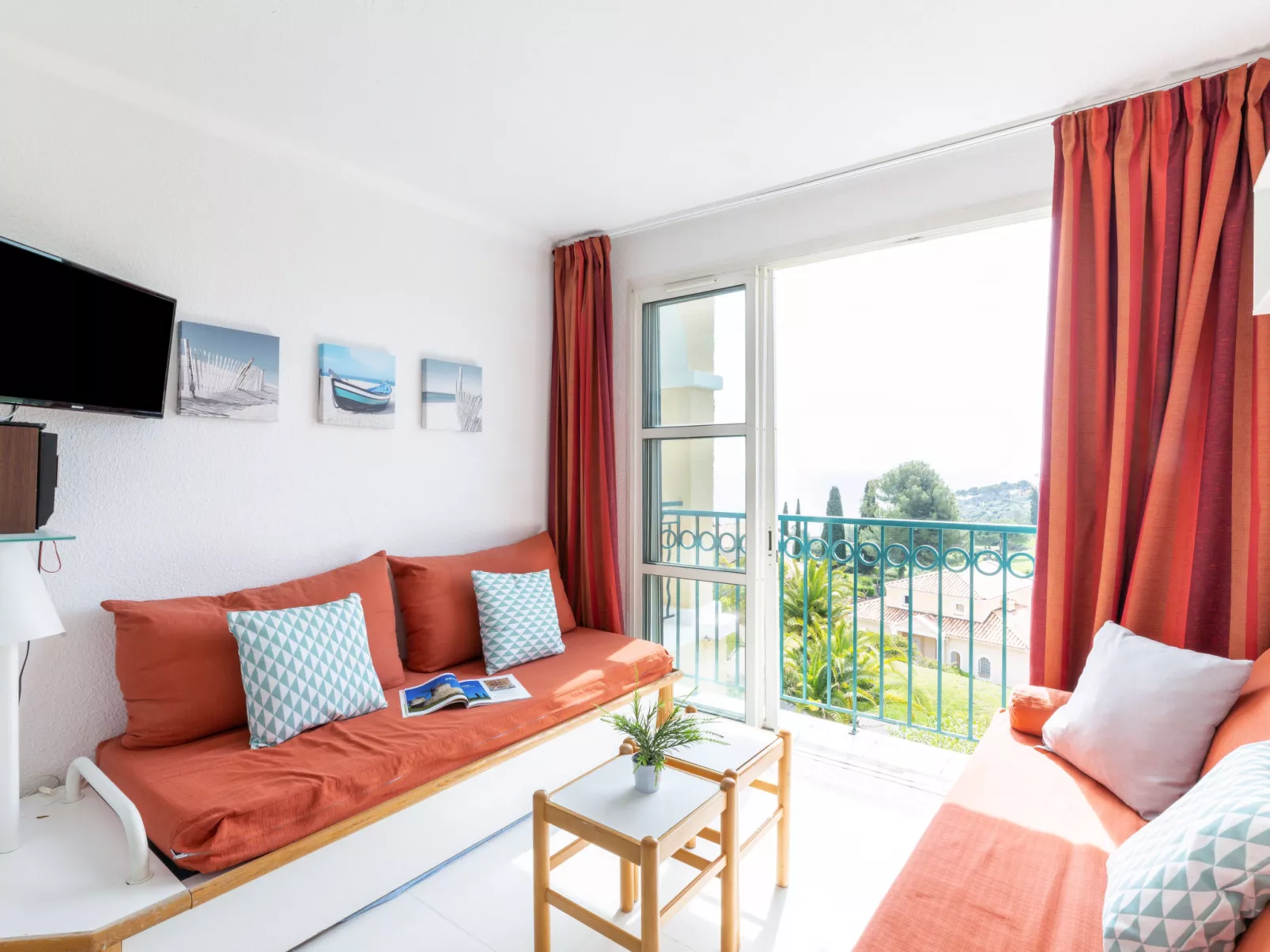 Le Village (C5 235)-Dedans