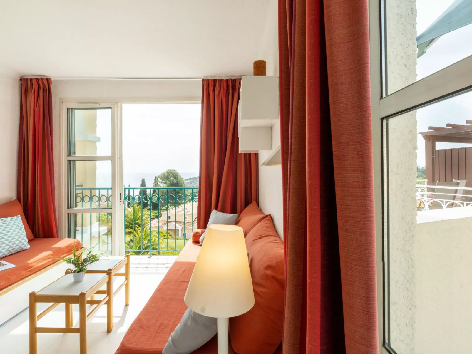 Le Village (C5 235)-Dedans