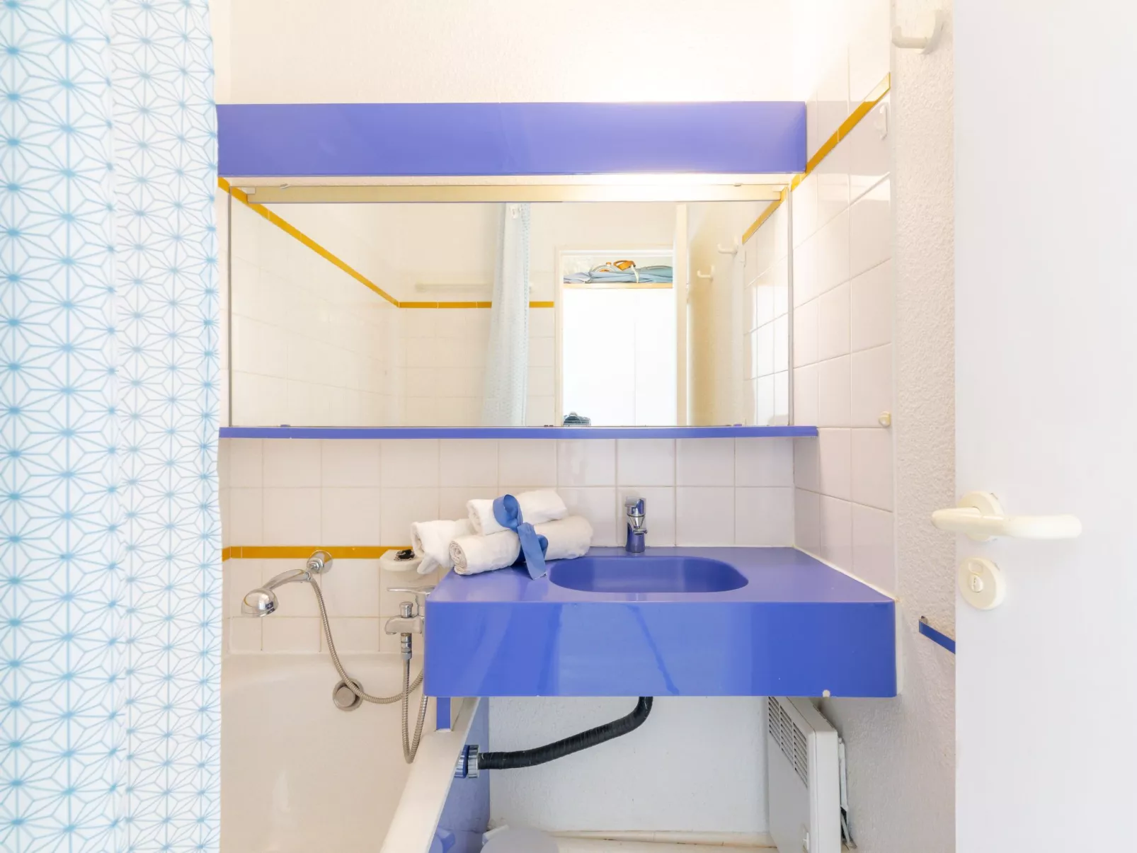 Le Village (C5 235)-Dedans