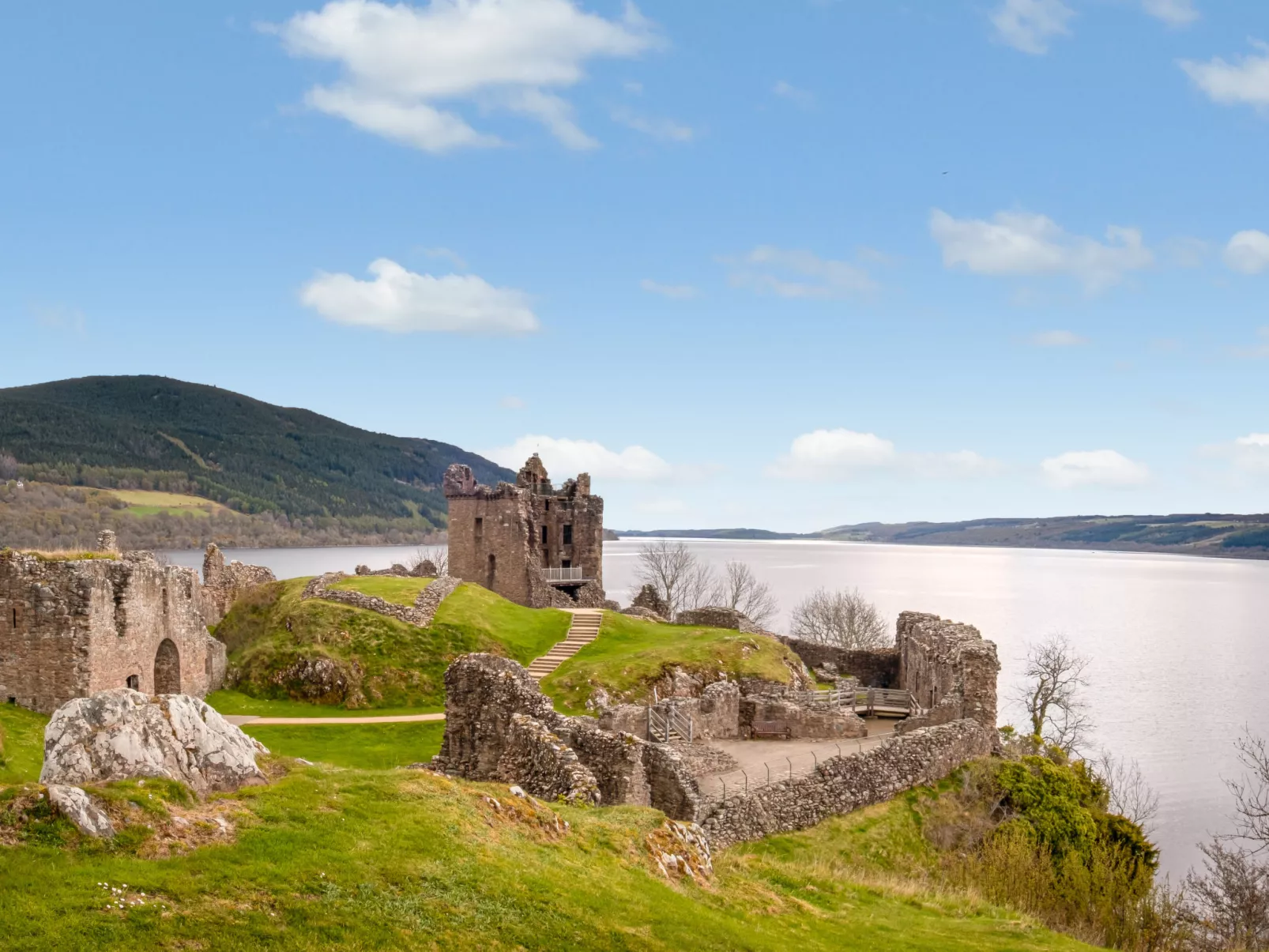 Loch Ness House-Area