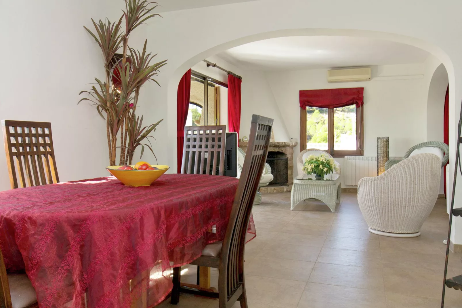 La Serella-Dining room