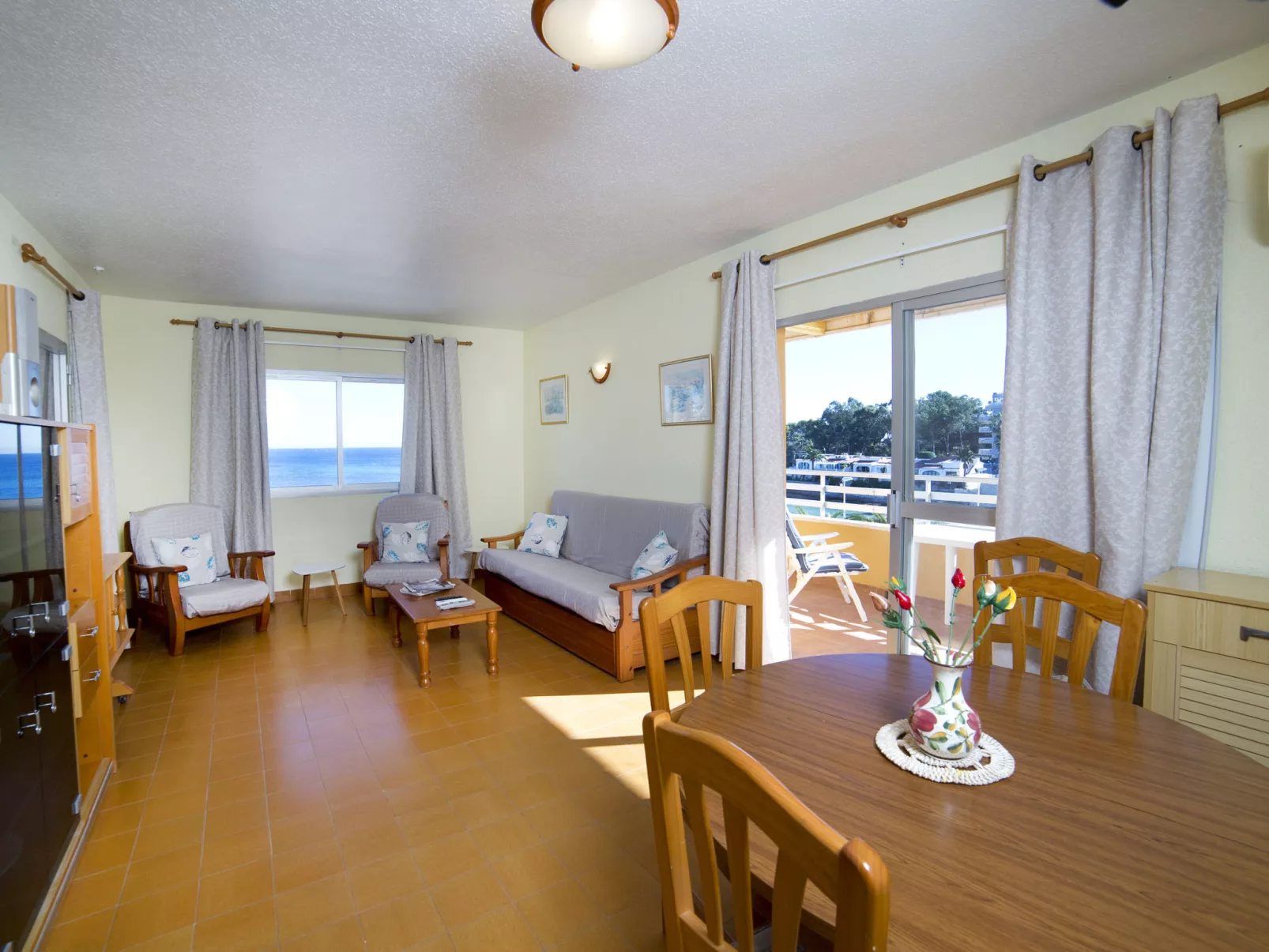 Voramar-Inside