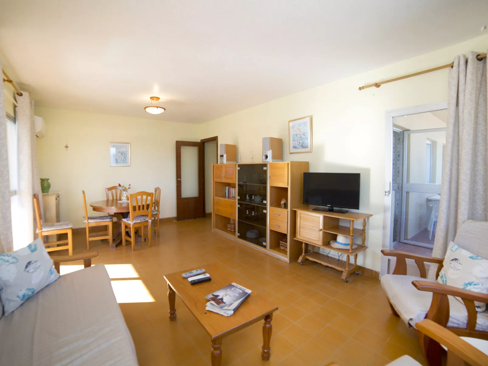 Voramar-Inside