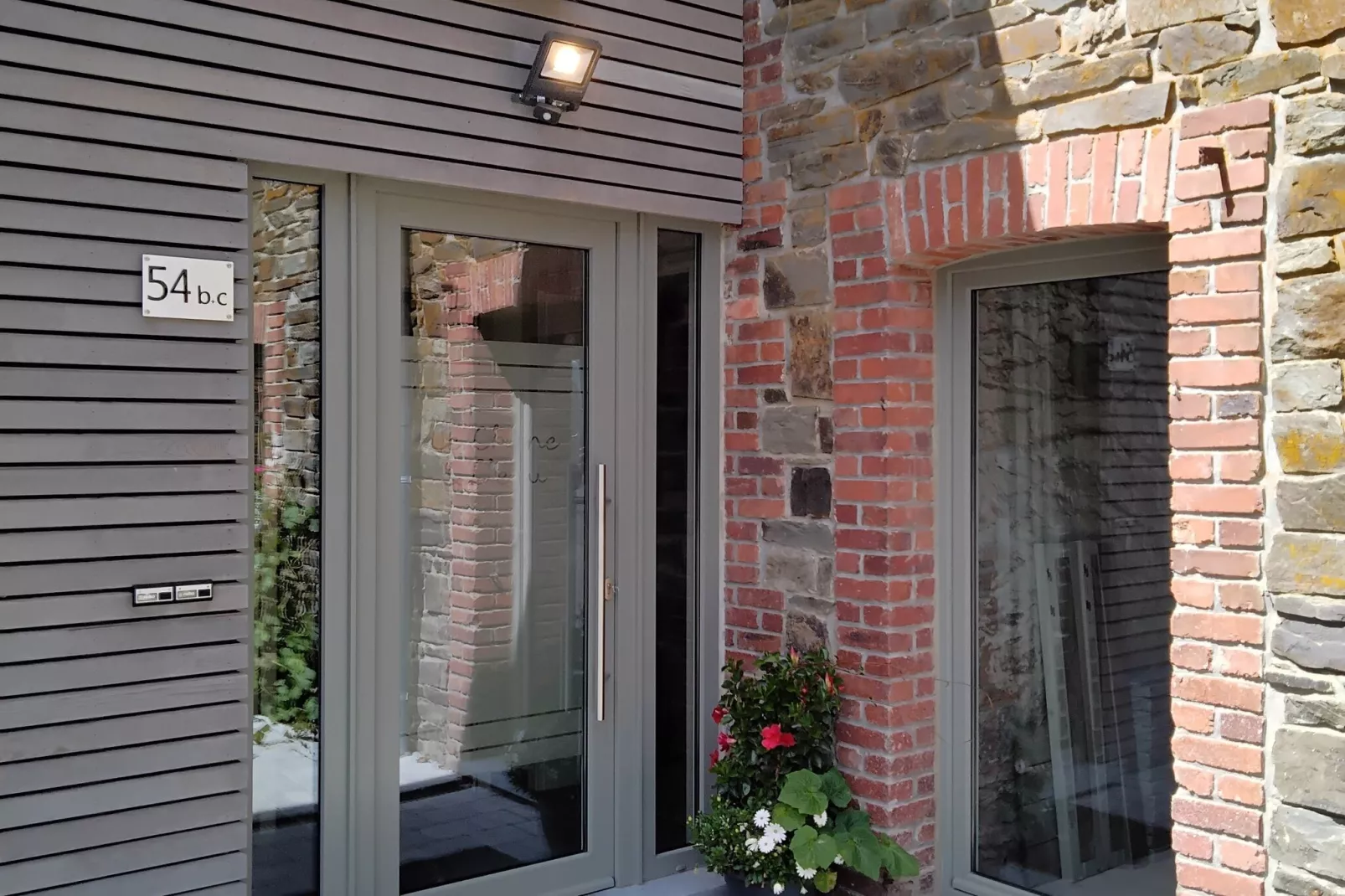 Superbe maison de vacances pour 15 adultes située à Champagne Le chêne et l'eau-Exterior summer