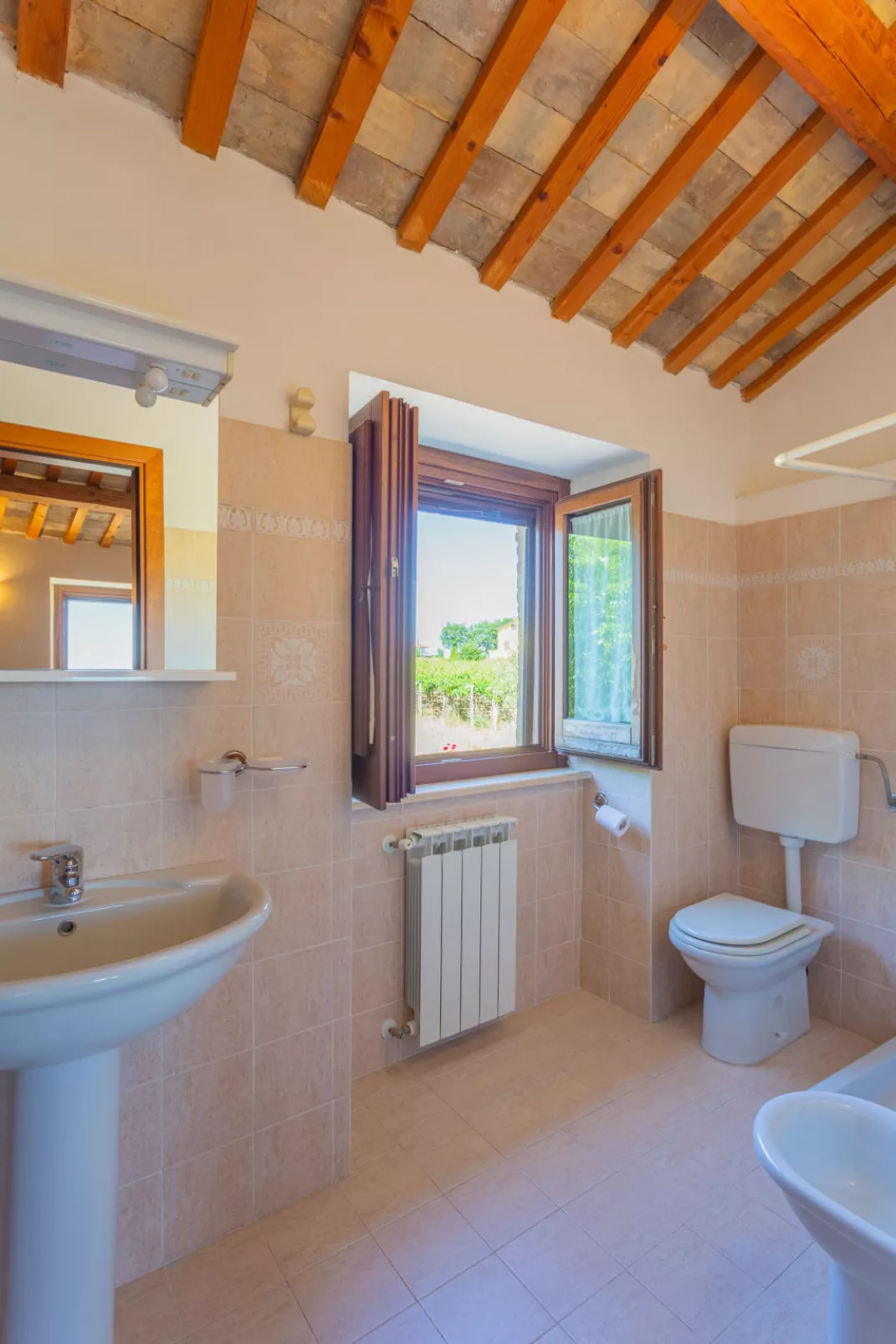 Borgo Agrituristico Il Pino-Dedans