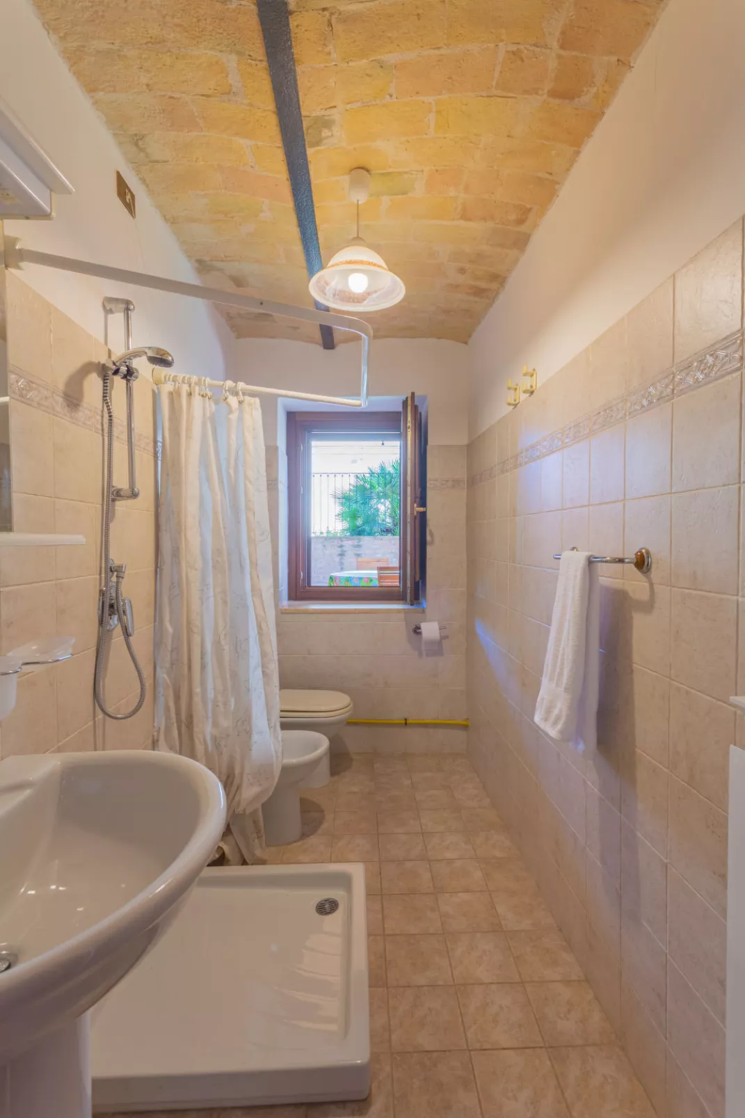 Borgo Agrituristico Il Pino-Dedans