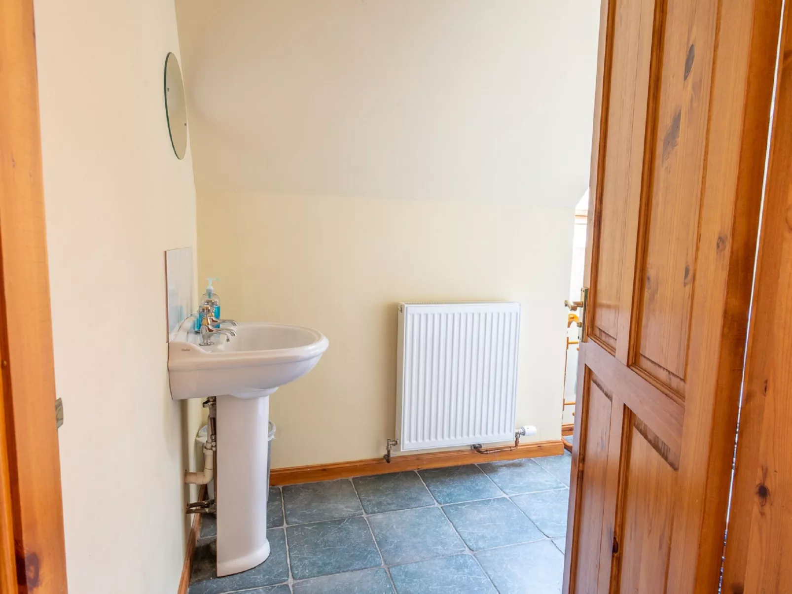Ceilidhtail Cottage-Inside