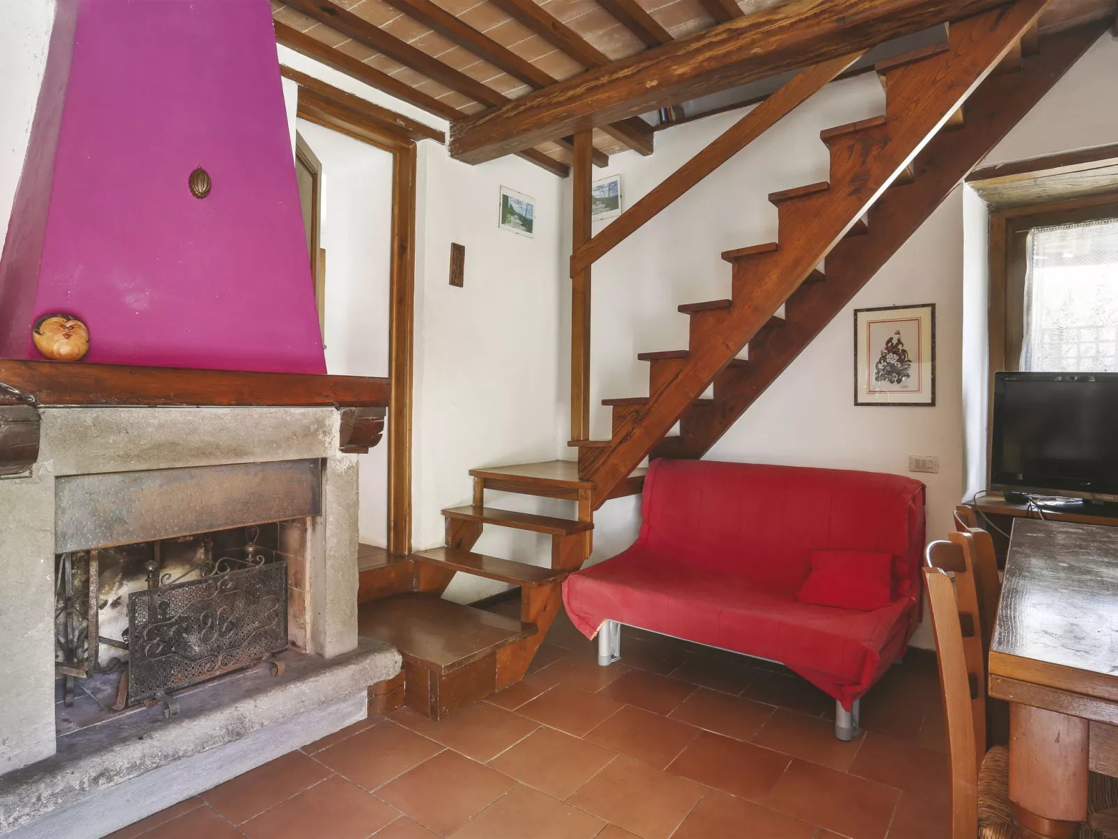 Castagneto-Inside