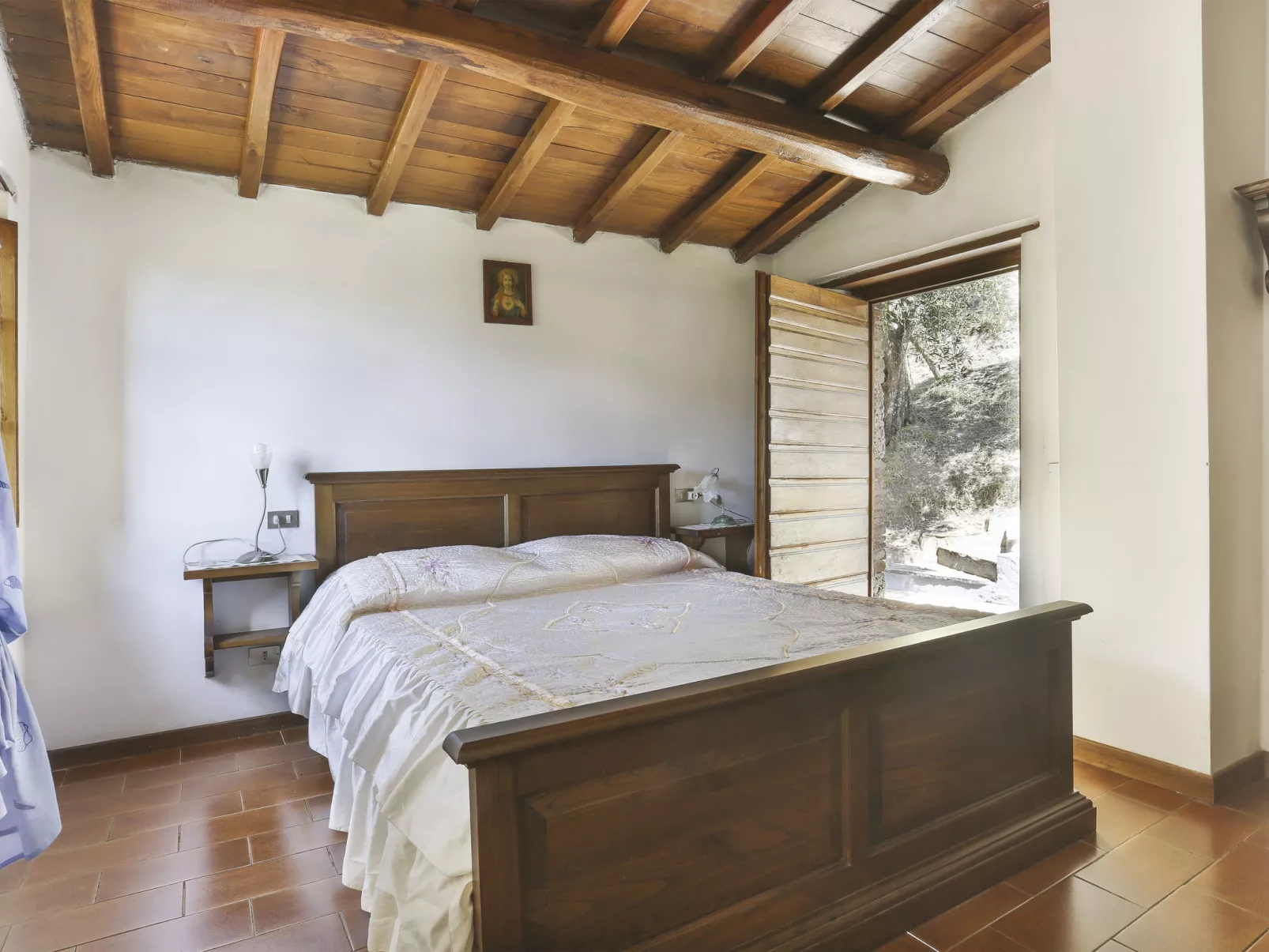 Castagneto-Inside