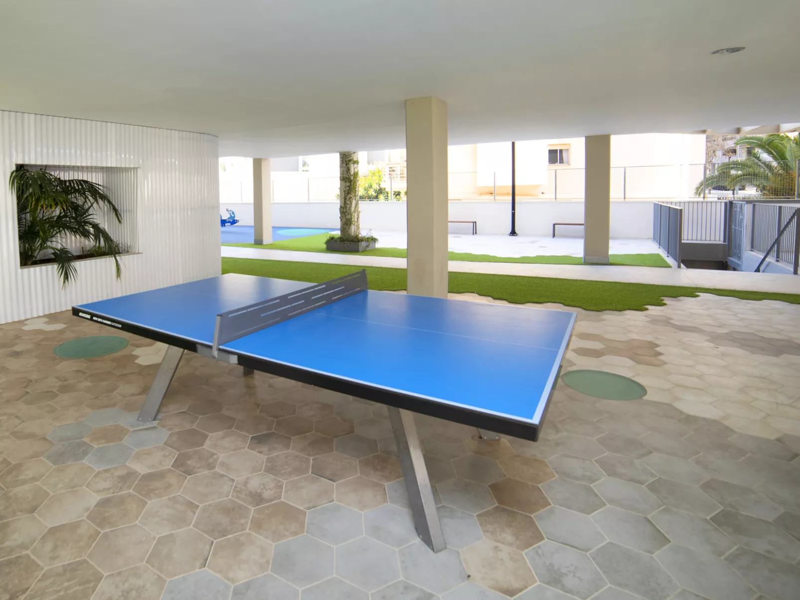 Isea Calpe 04-Drinnen