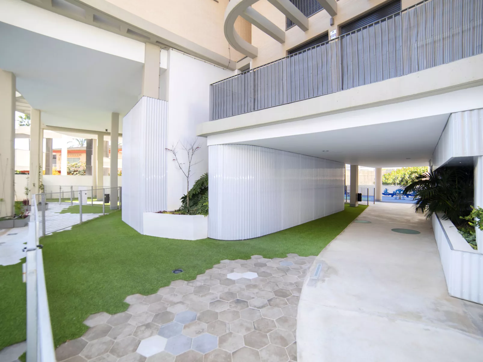 Isea Calpe 04-Draußen