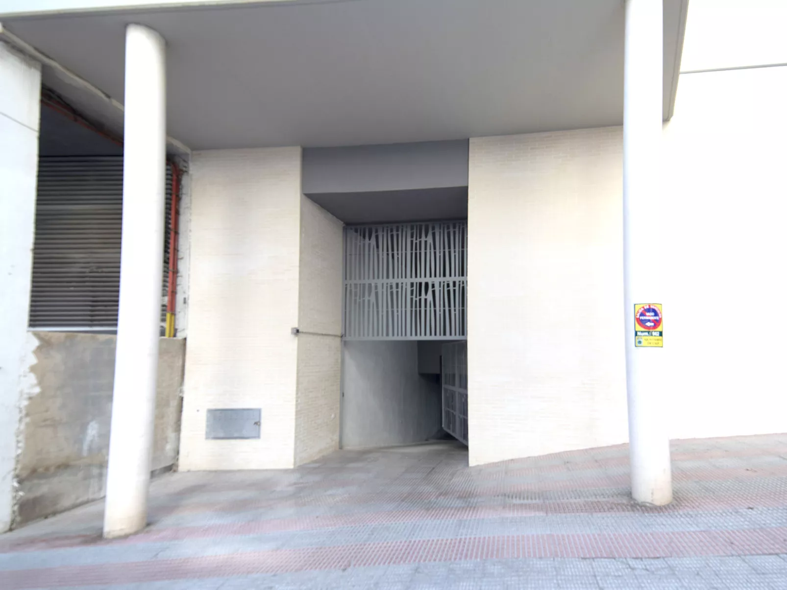 Isea Calpe 04-Drinnen