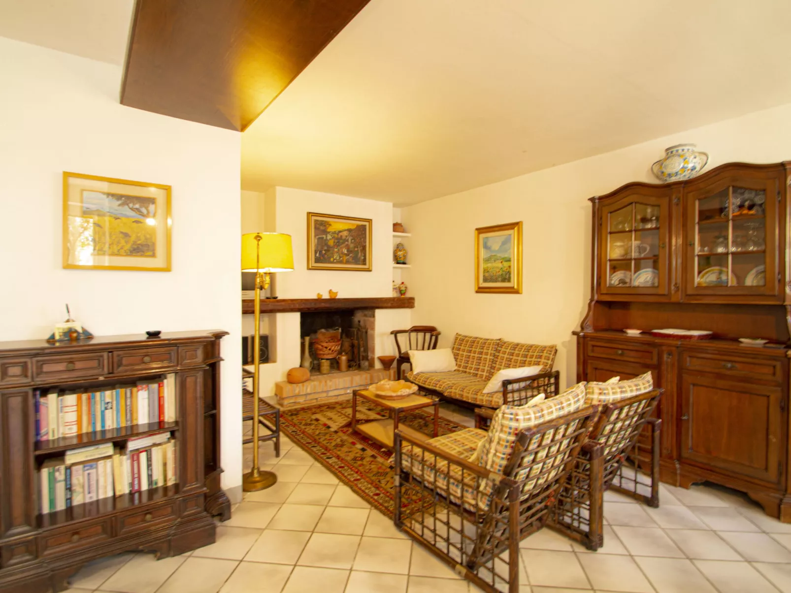 San Lazzaro-Inside