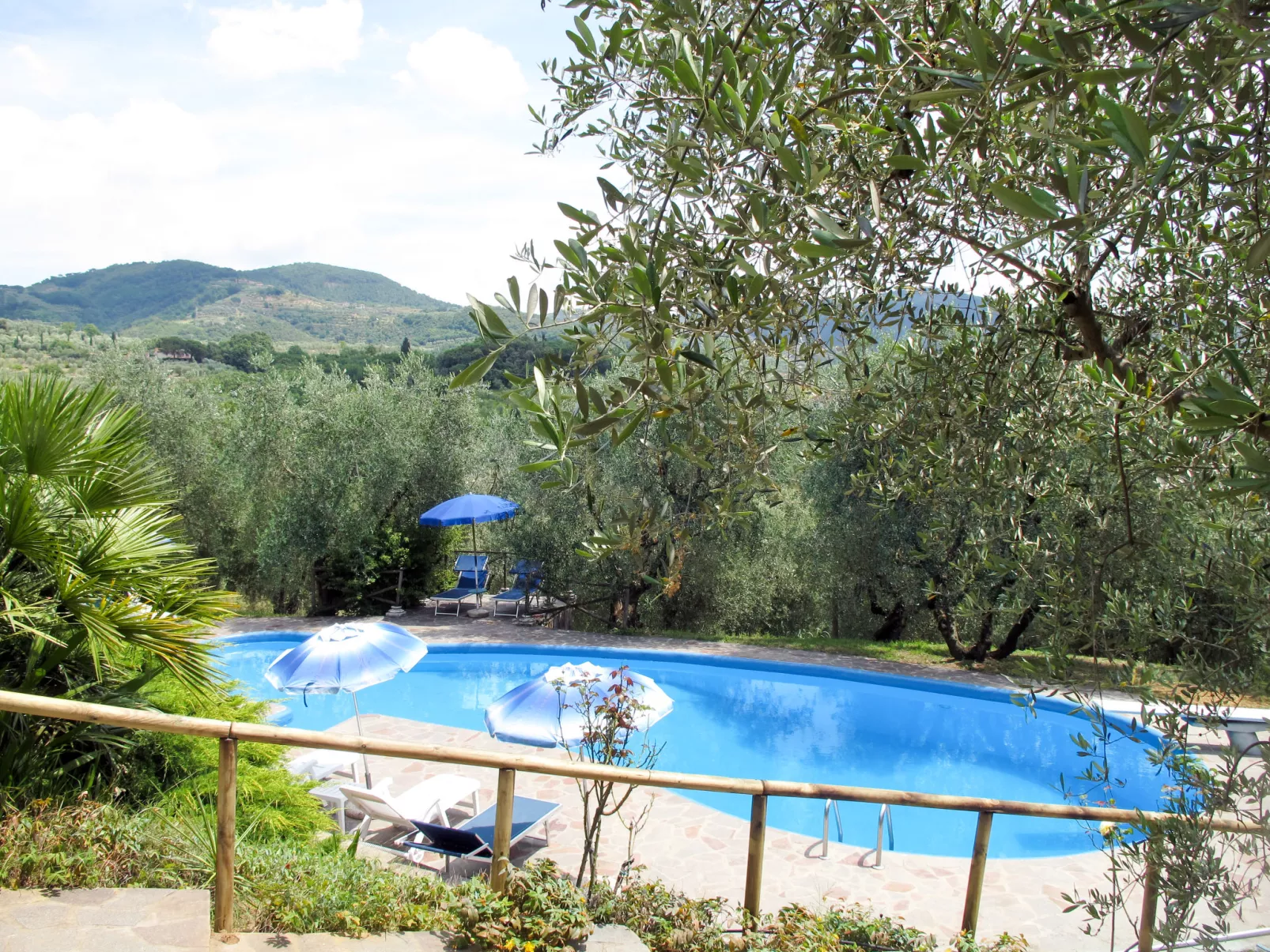 San Lazzaro-Outside