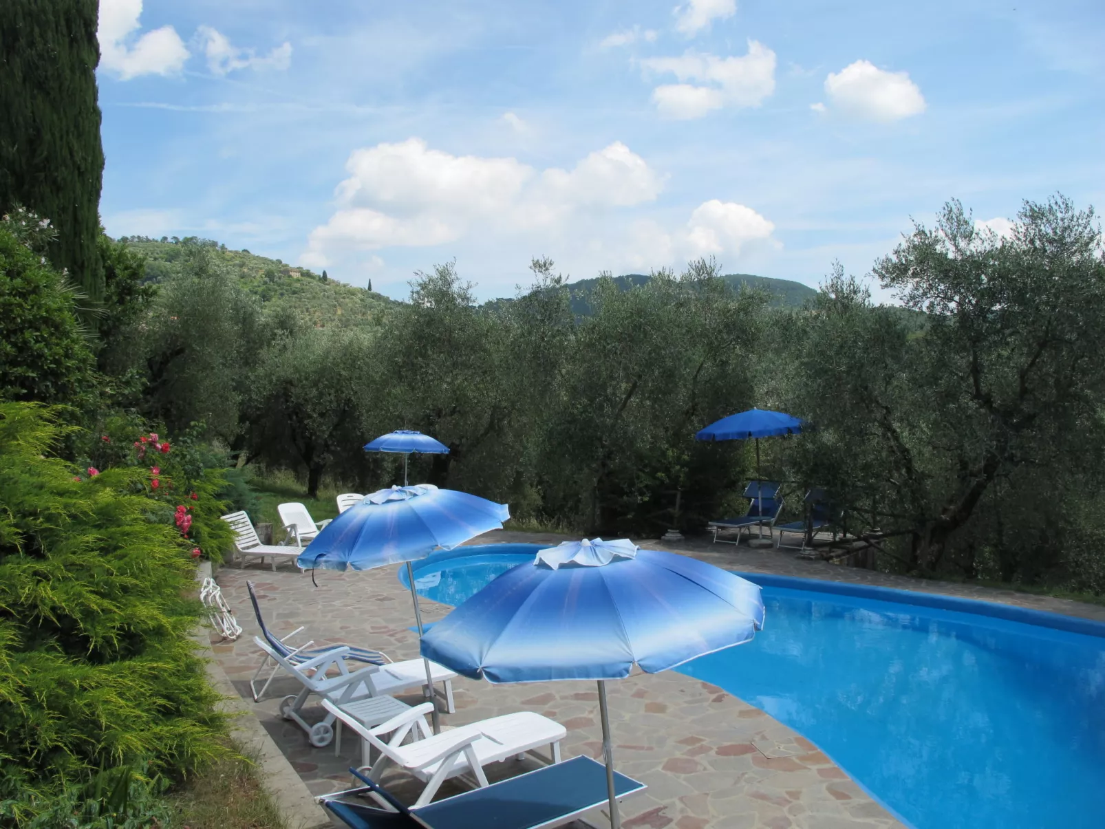 San Lazzaro-Outside