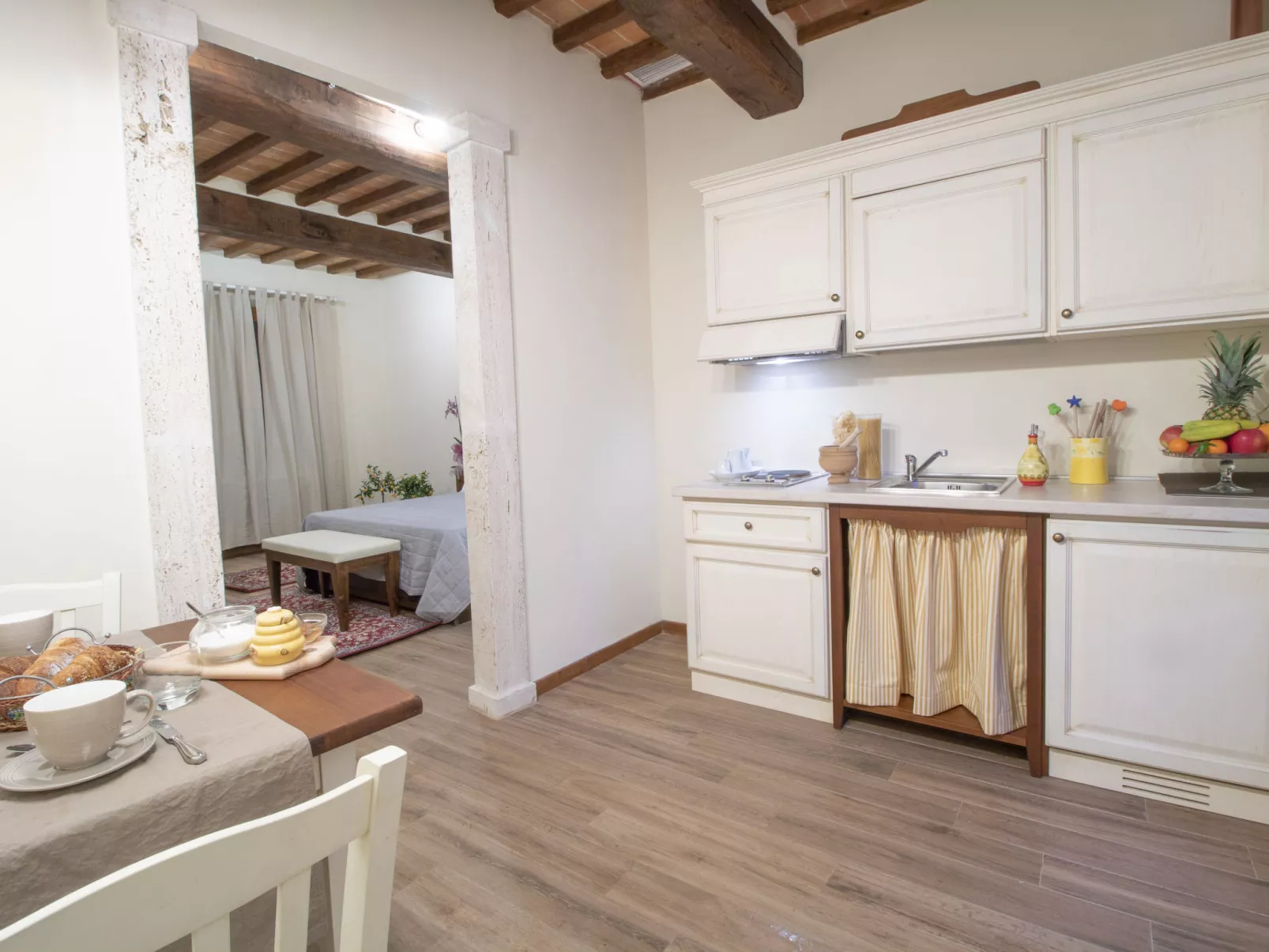 Borgo Carradori-Inside