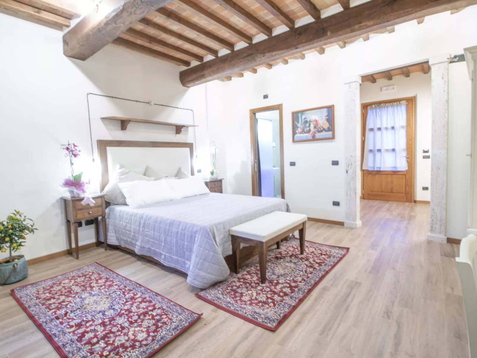 Borgo Carradori-Inside
