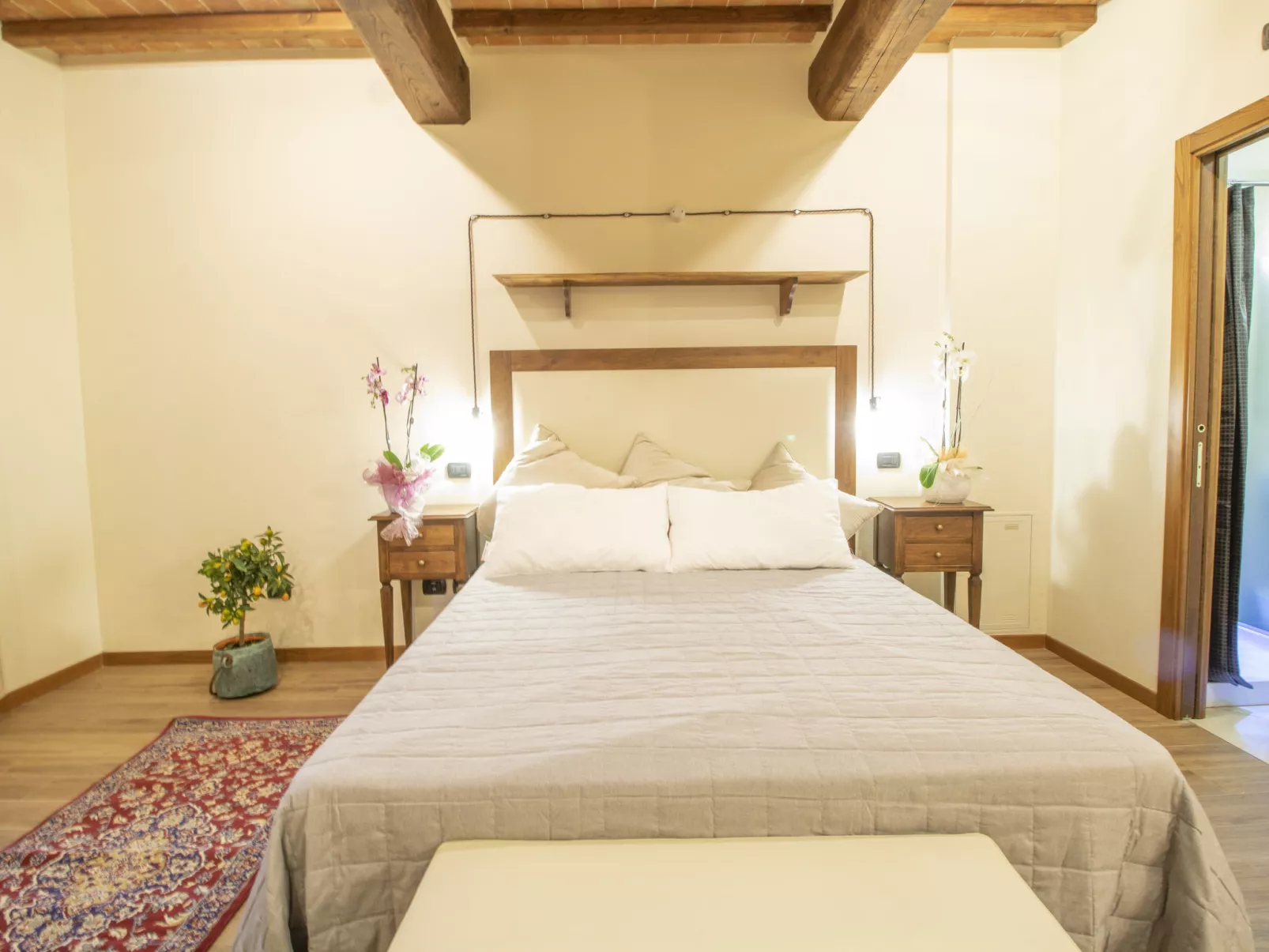 Borgo Carradori-Inside