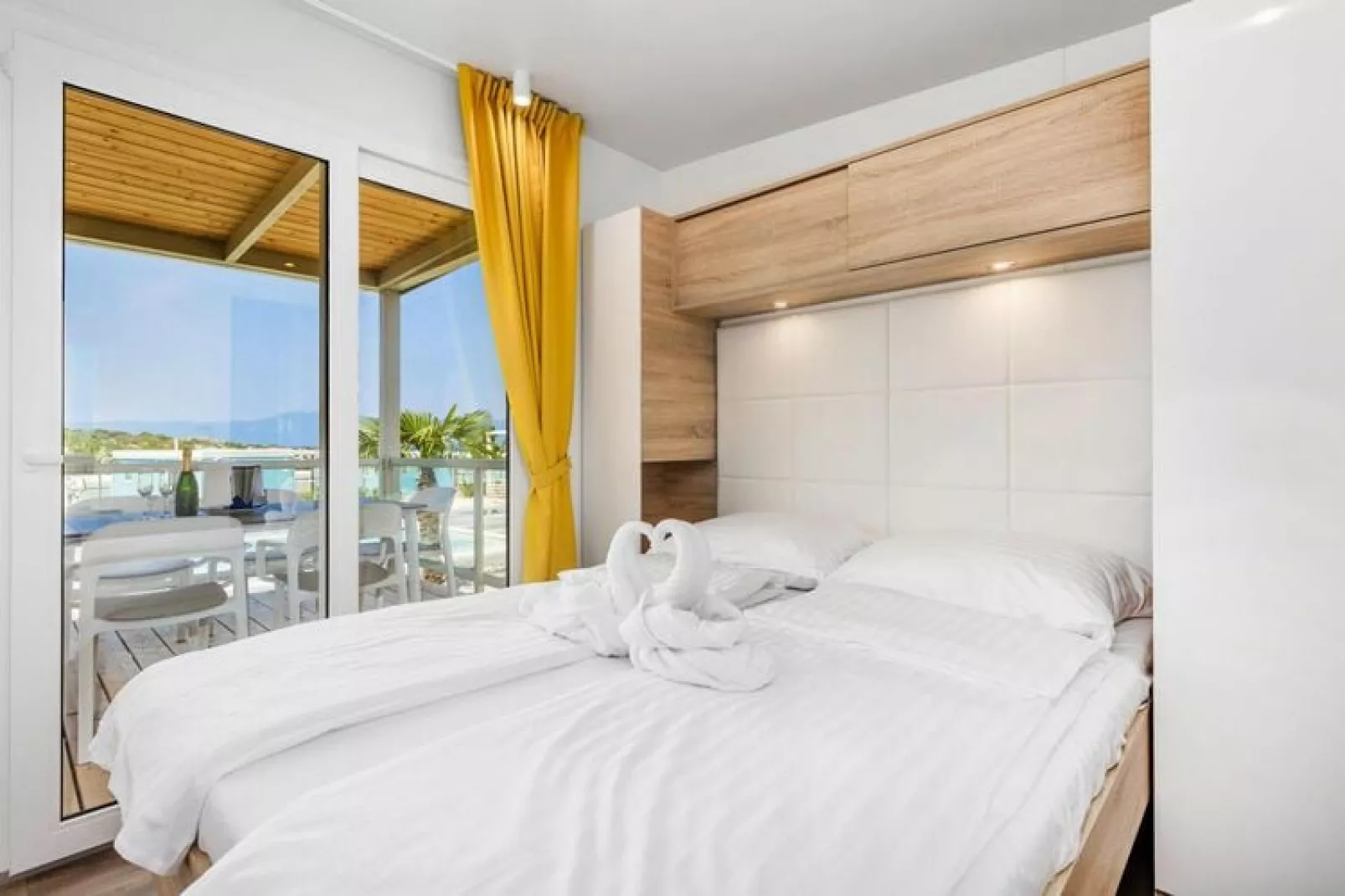 Mobile Homes, Omisalj-Mobilhome GOLD-Bedroom