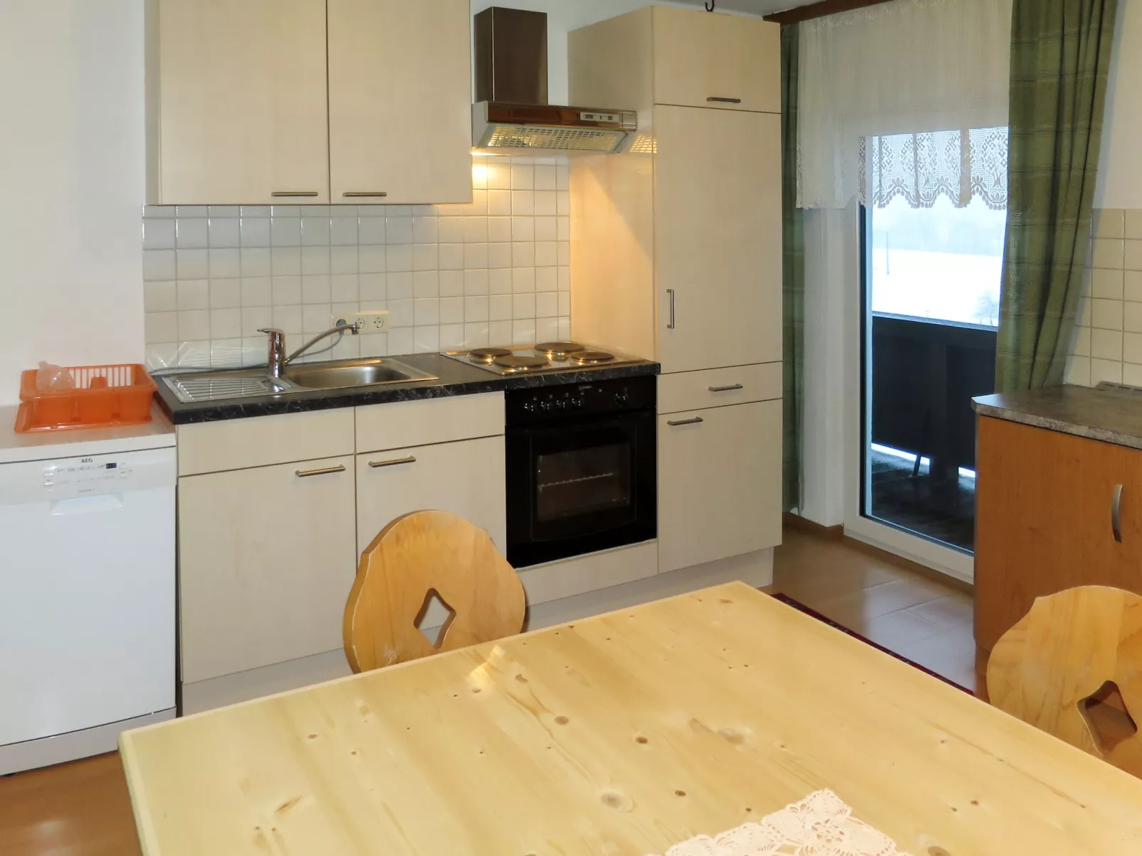 Waldeck 2-Inside