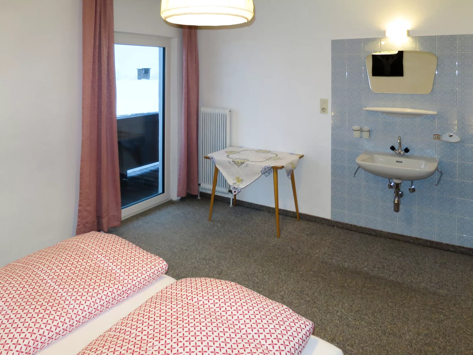 Waldeck 2-Inside