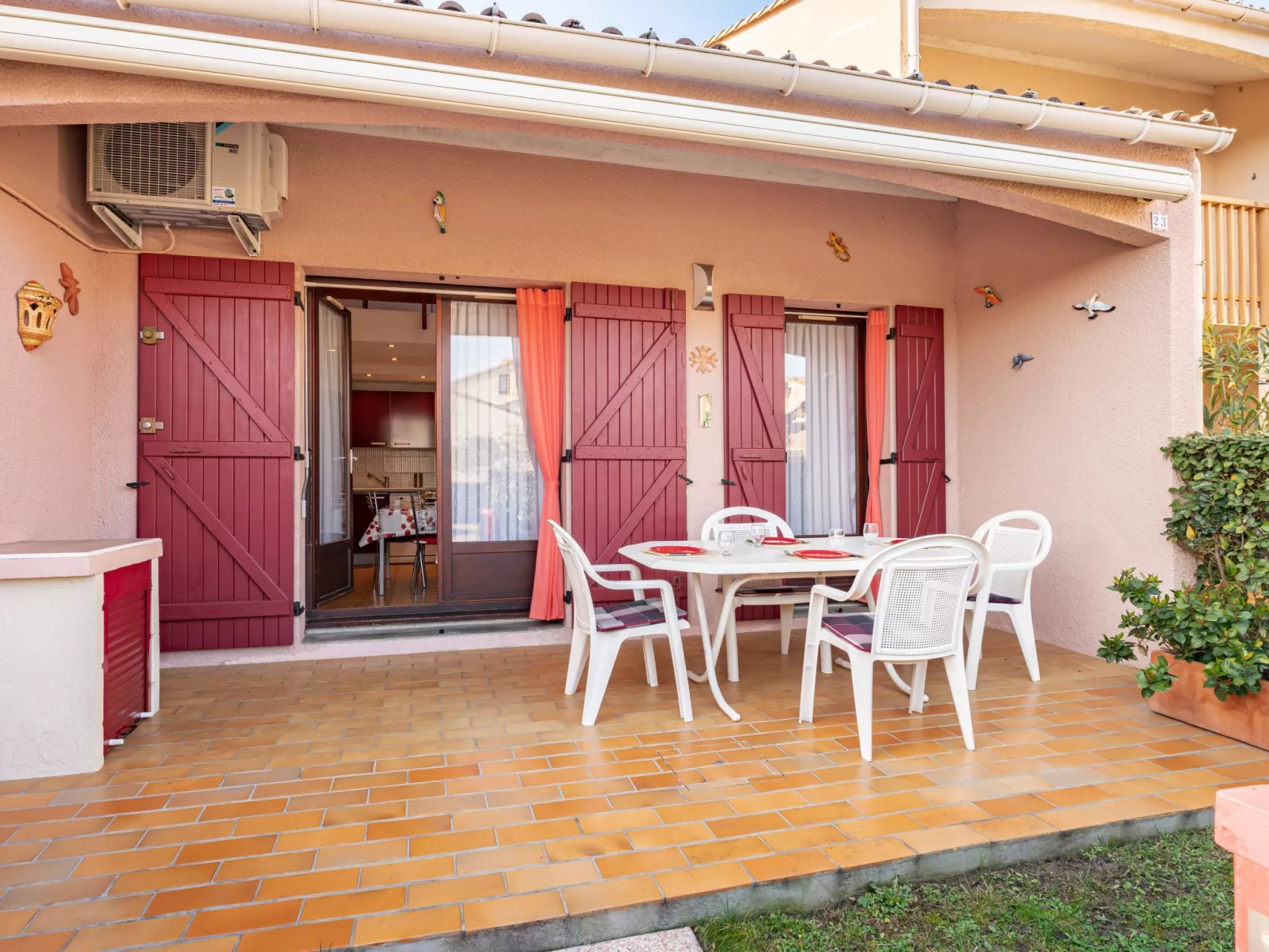 Le Hameau du Rivage-Outside