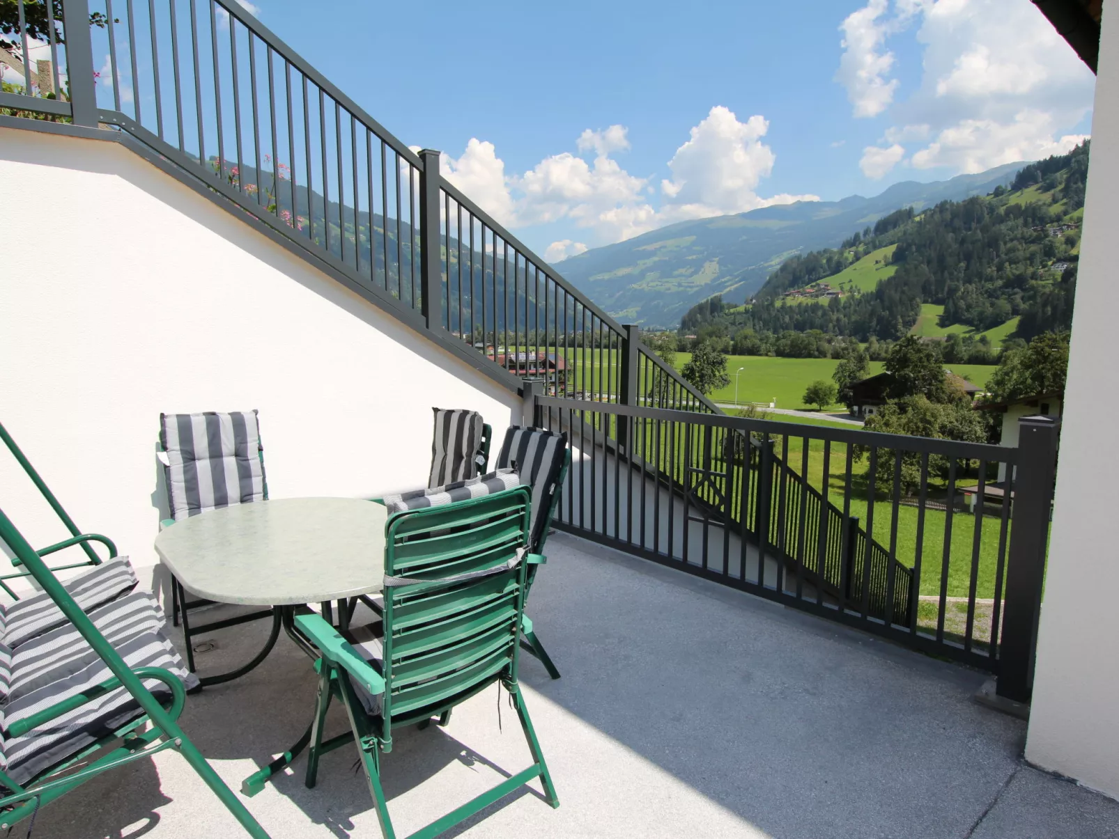 Waldeck 3-Outside