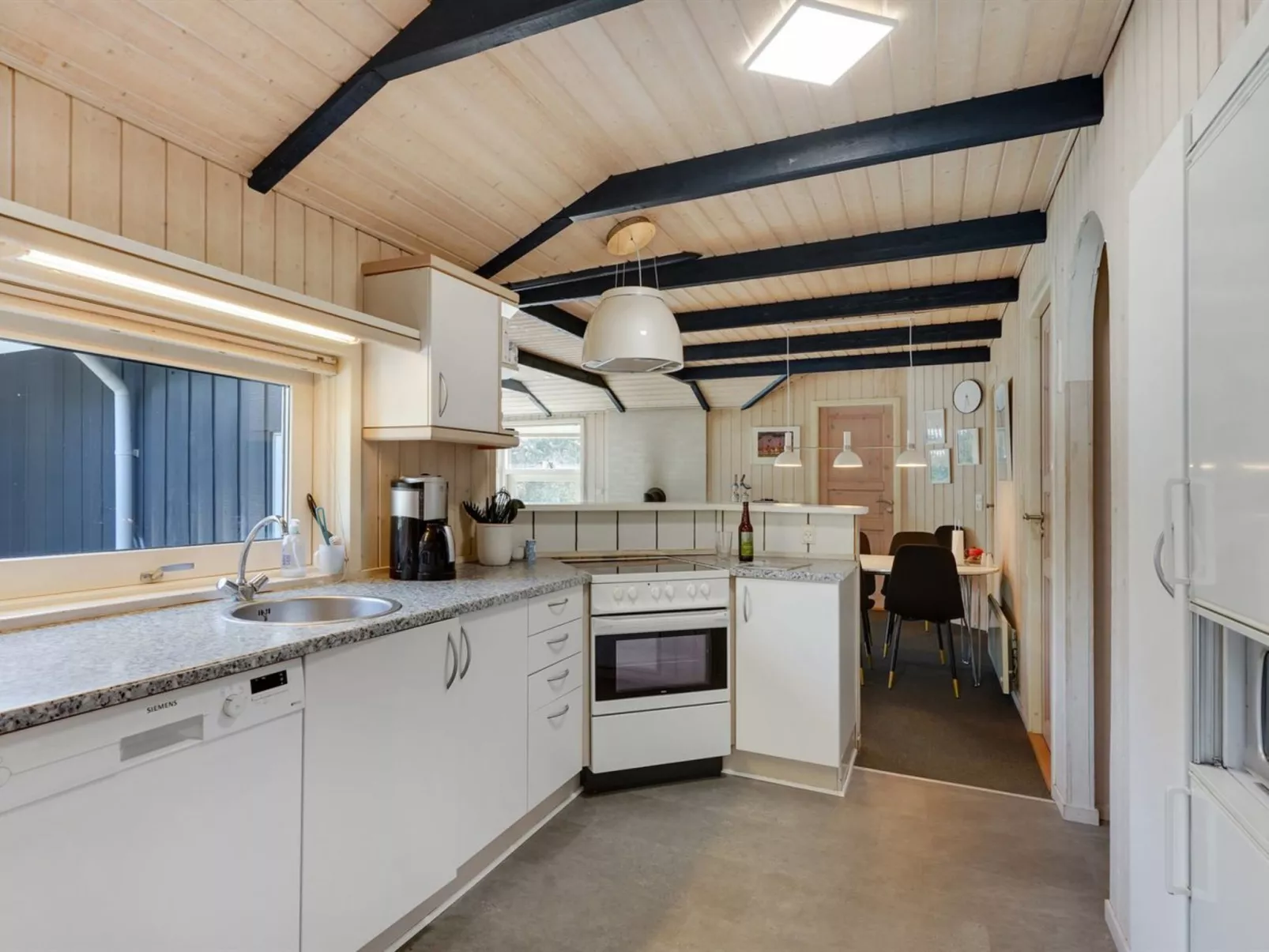 "Bruno" - 200m from the sea-Inside