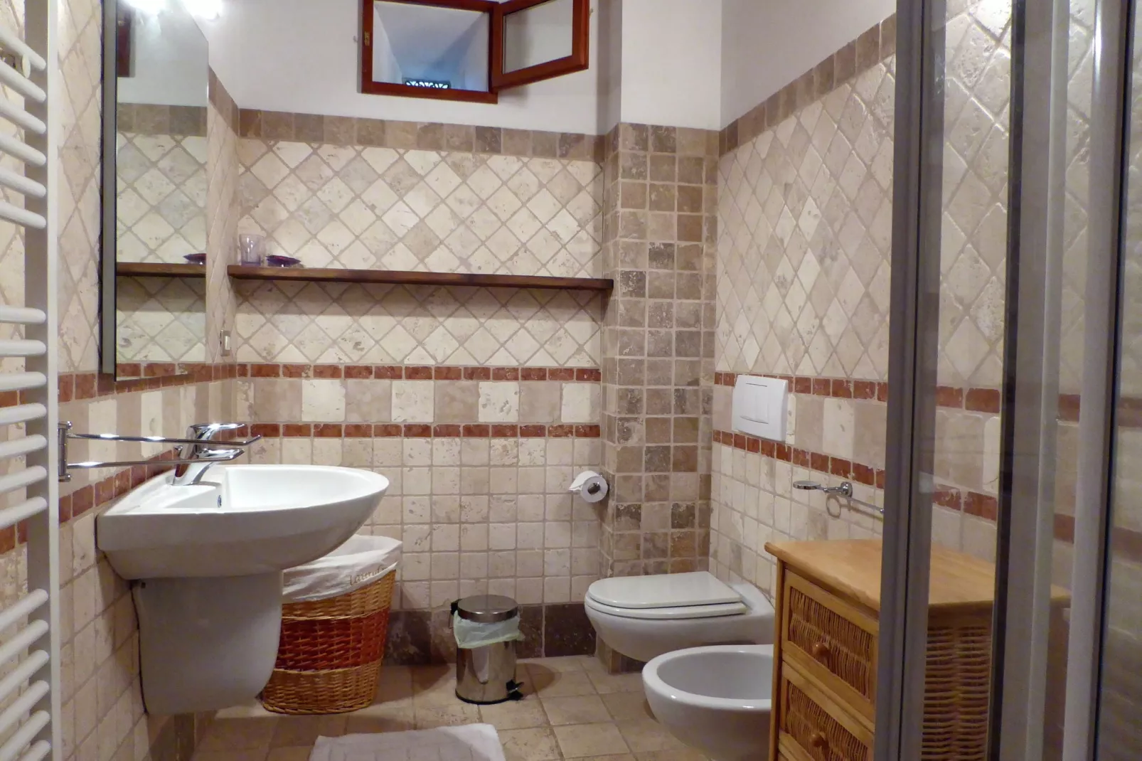Nocciolo Uno-Bathroom