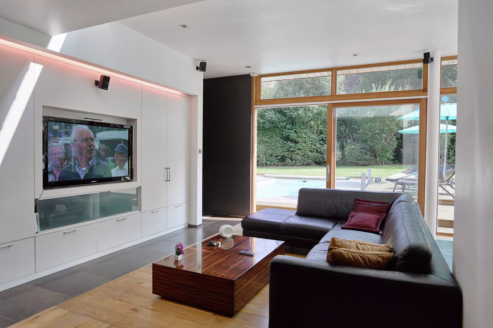 Villa White-Living room
