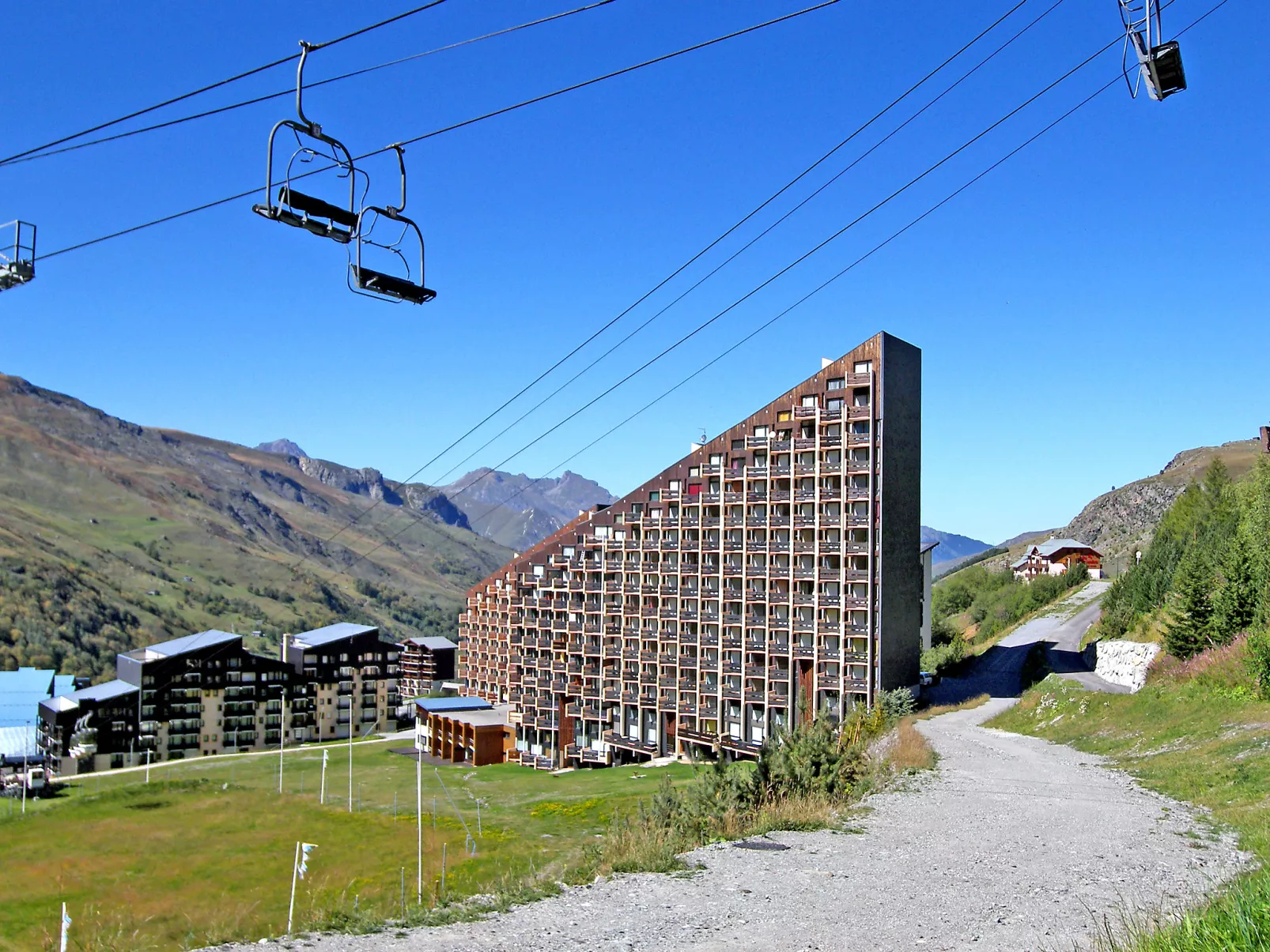 808 Grande Masse-Outside