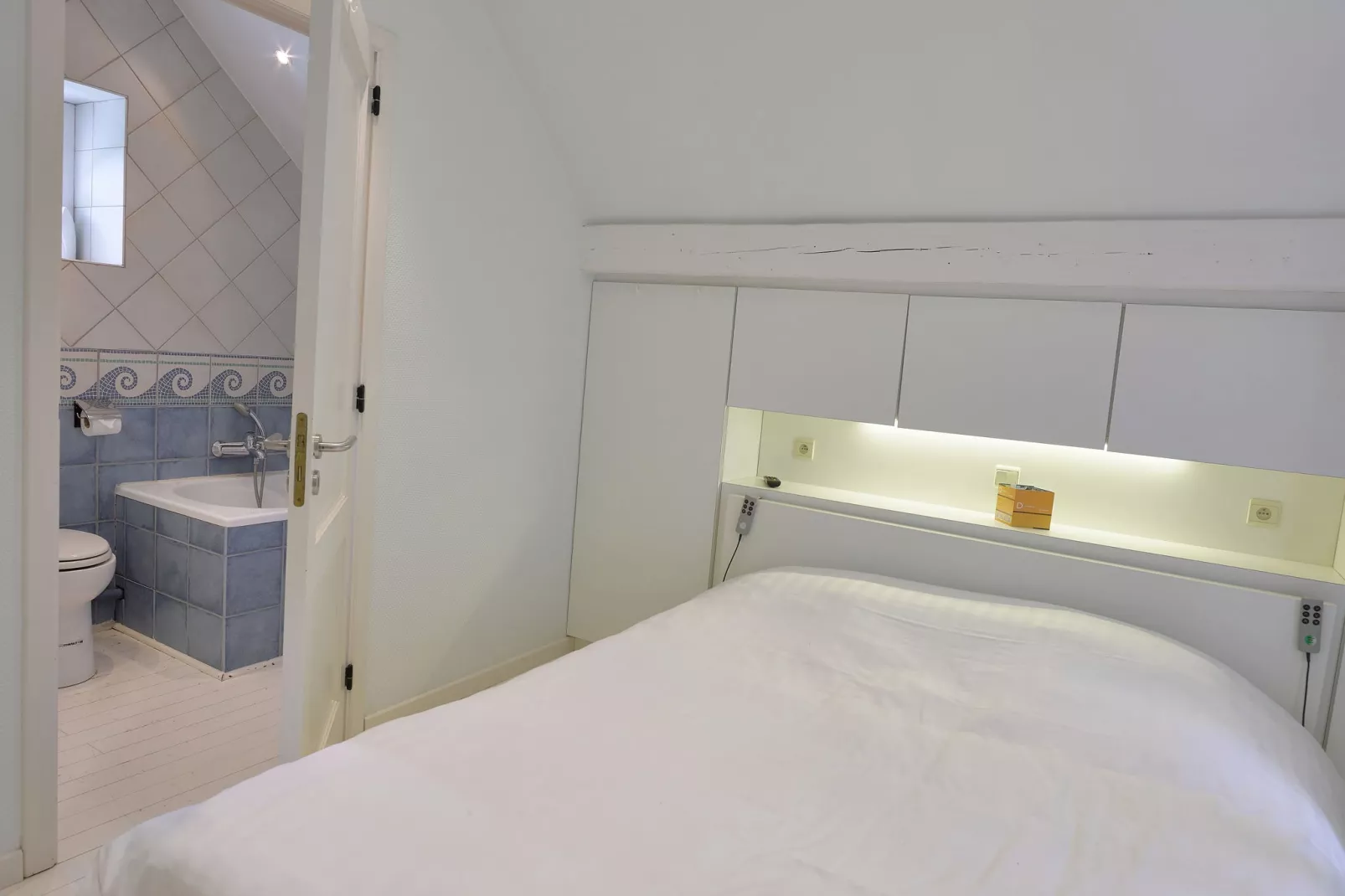 Villa White-Bedroom