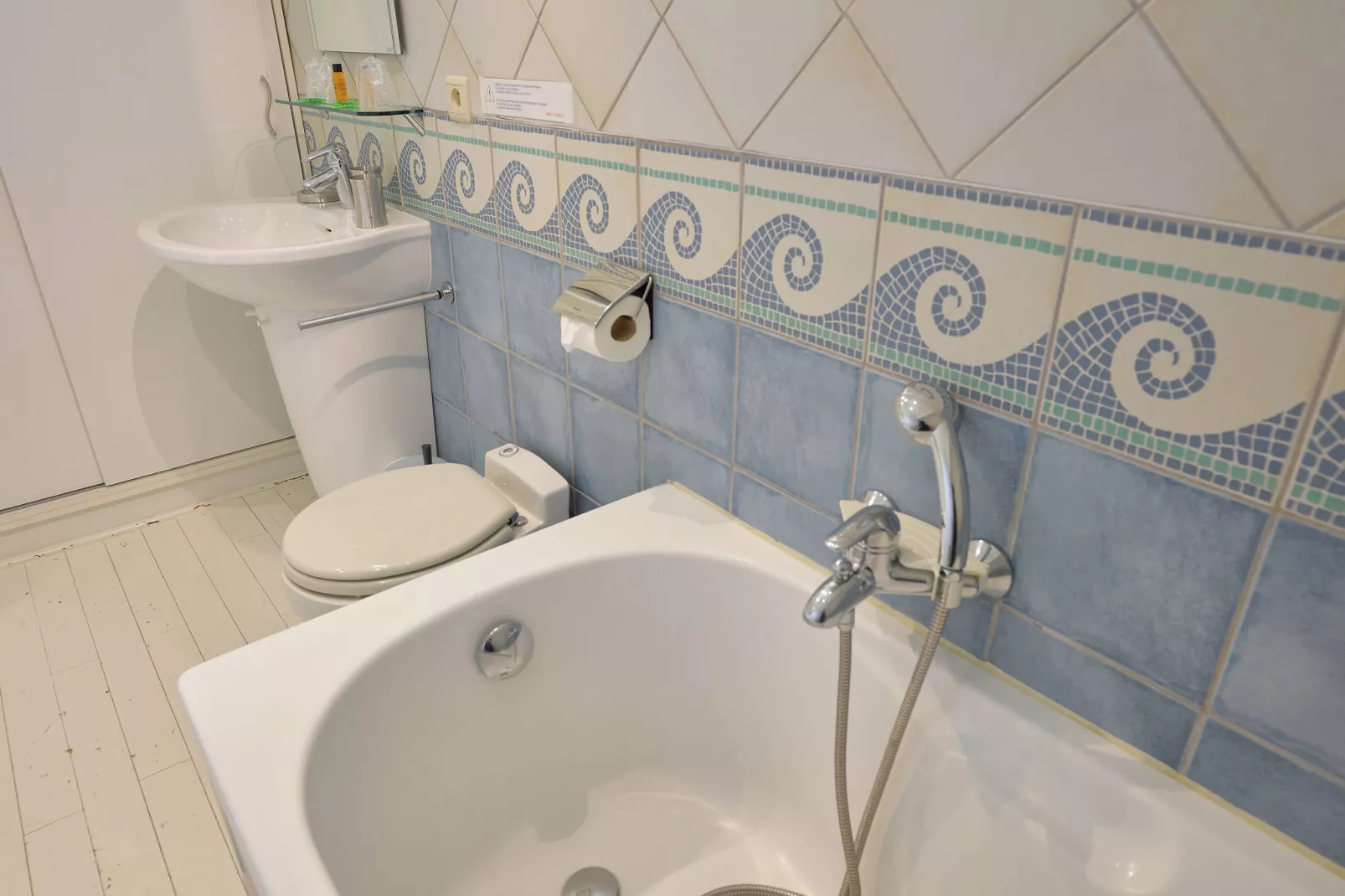 Villa White-Bathroom