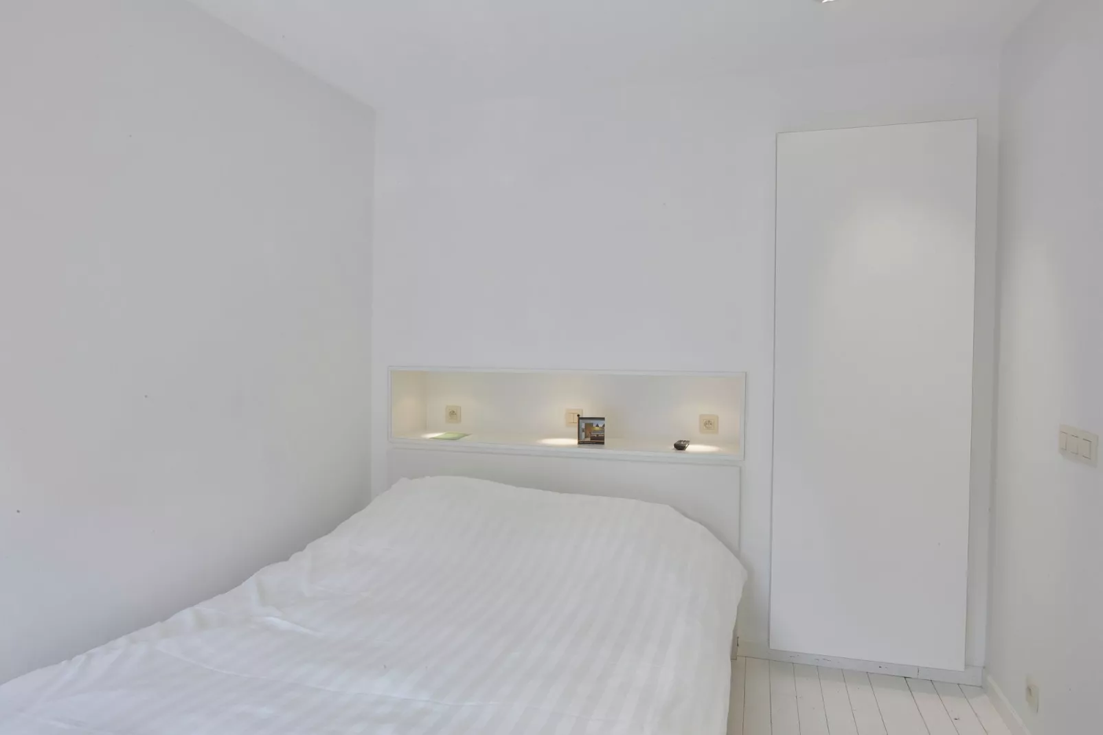 Villa White-Bedroom
