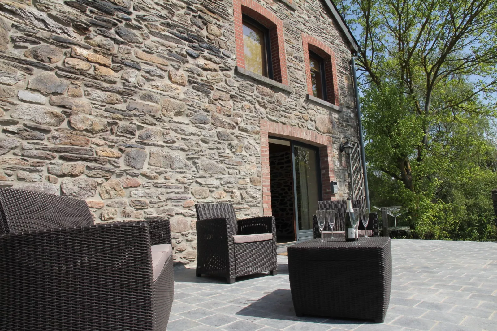 Le Relais Enchanteur-Terrace balcony