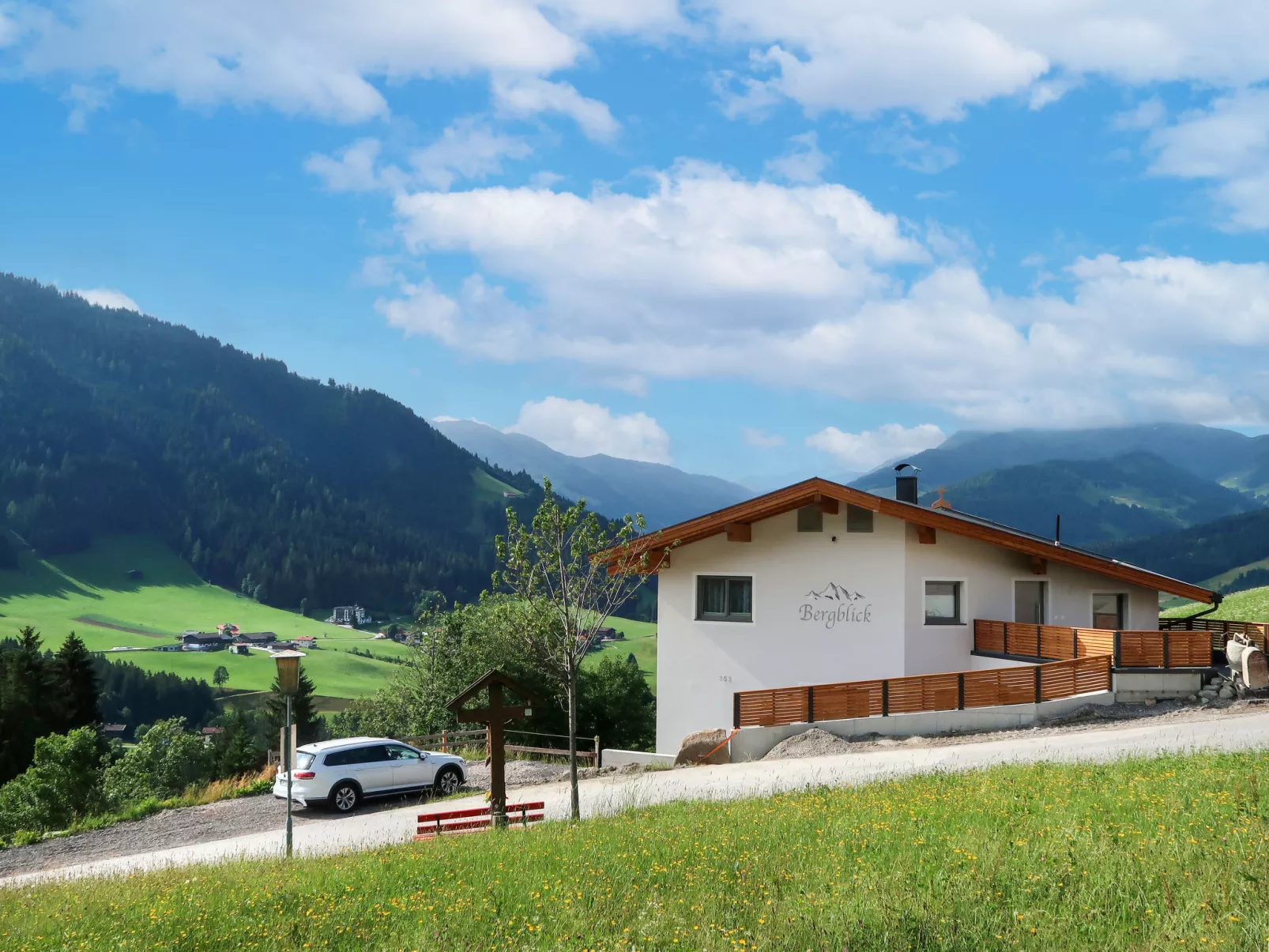 Bergblick-Outside
