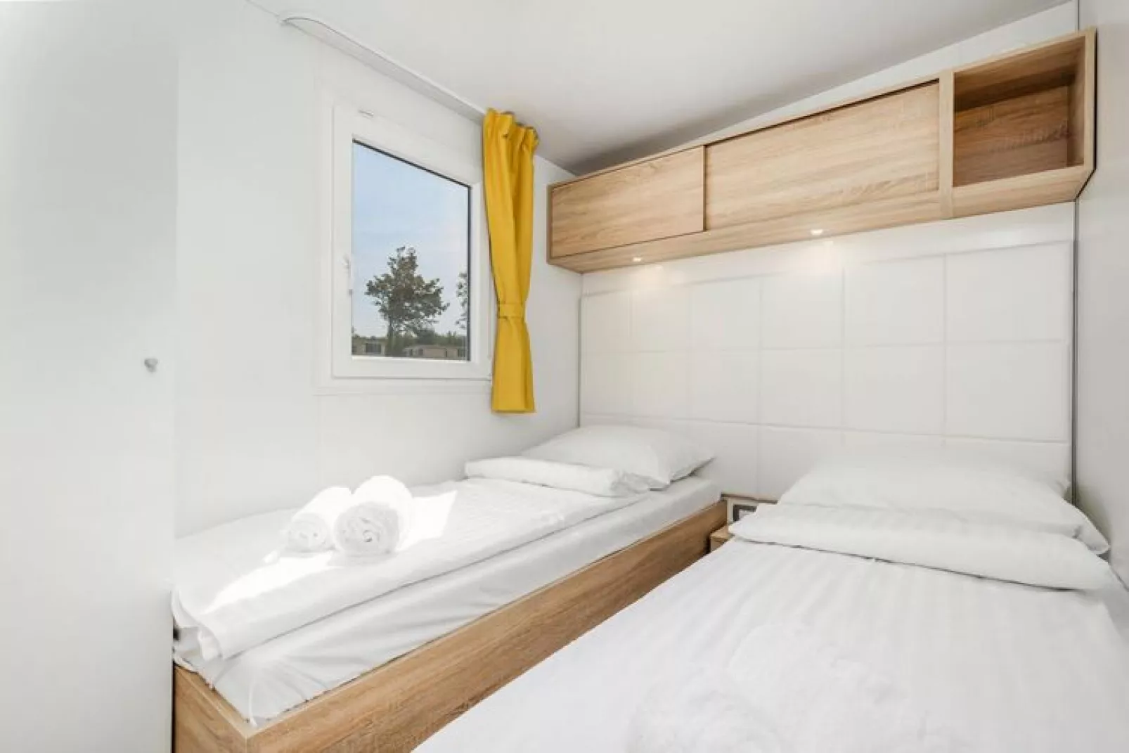 Mobile Homes Omisalj-Mobilhome DELUX Pool-Bedroom