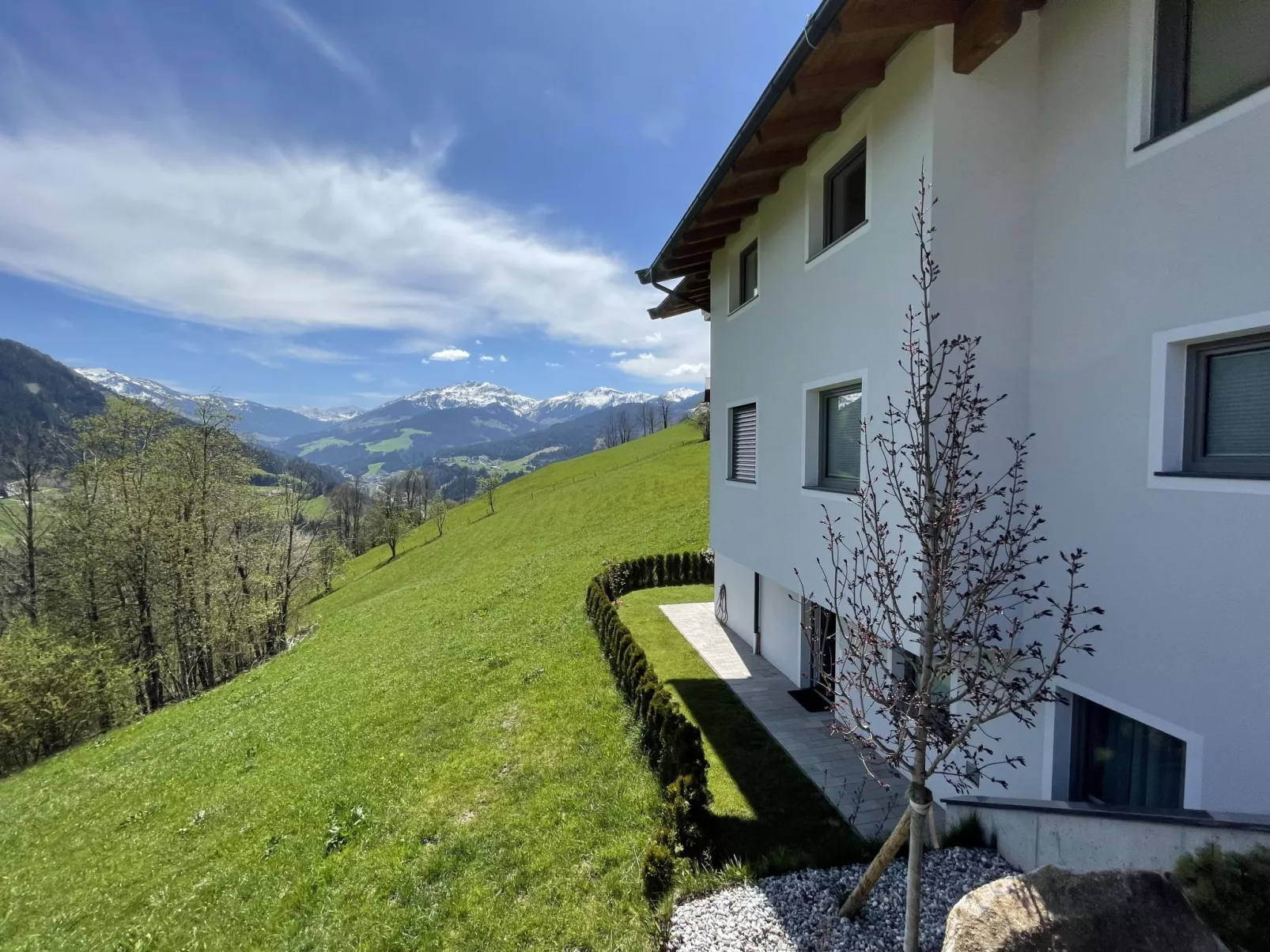 Bergblick-Outside