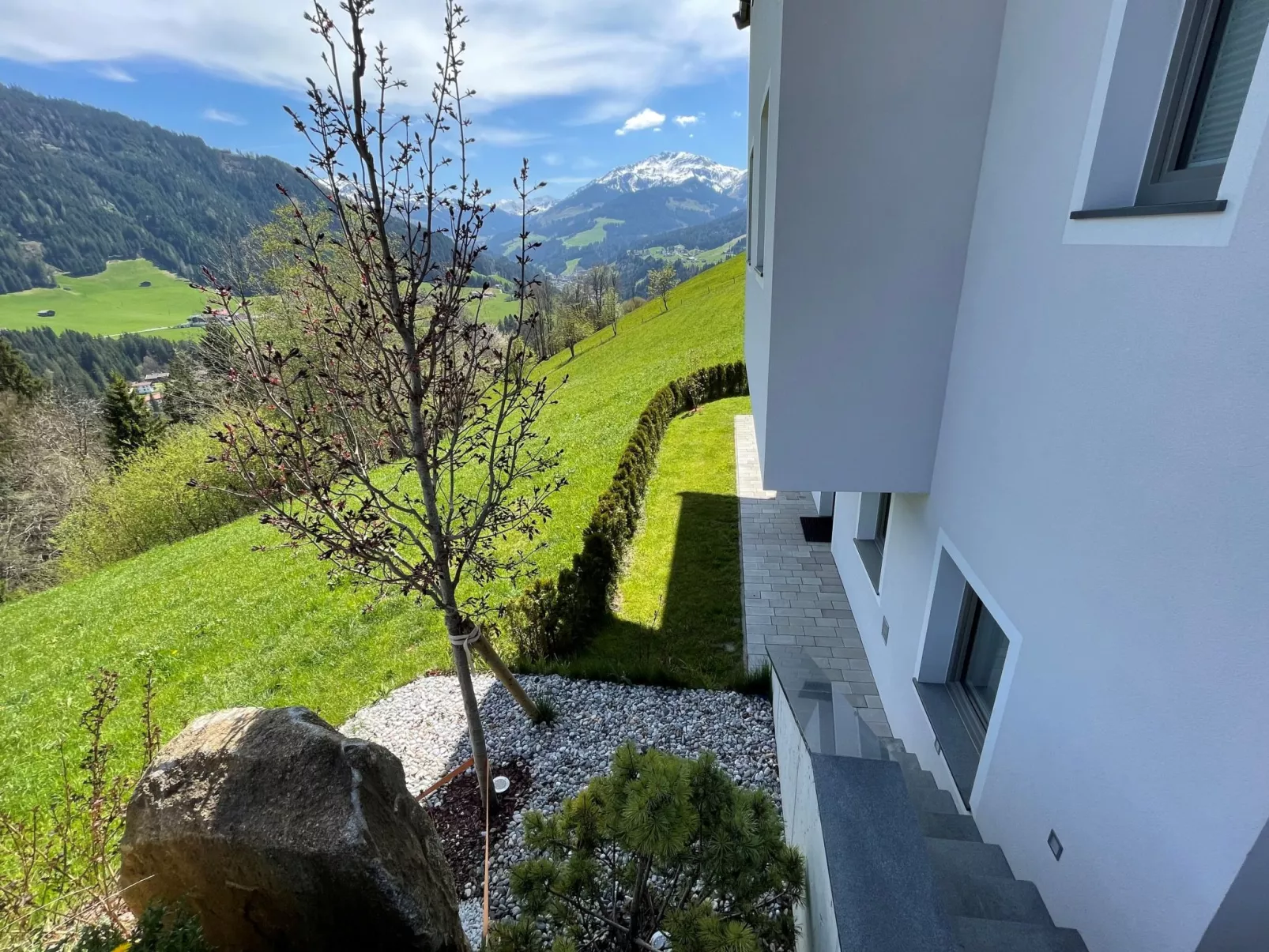 Bergblick-Outside