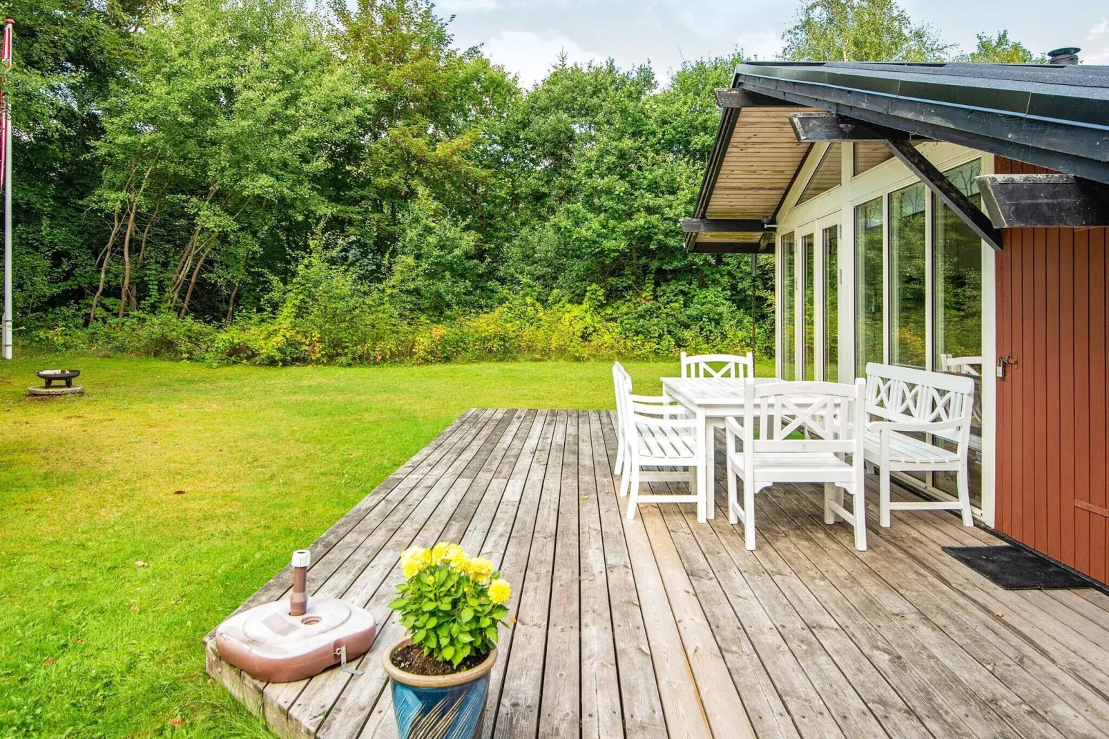 Tranquil Lakeside Retreat in Ry-By Traum-View