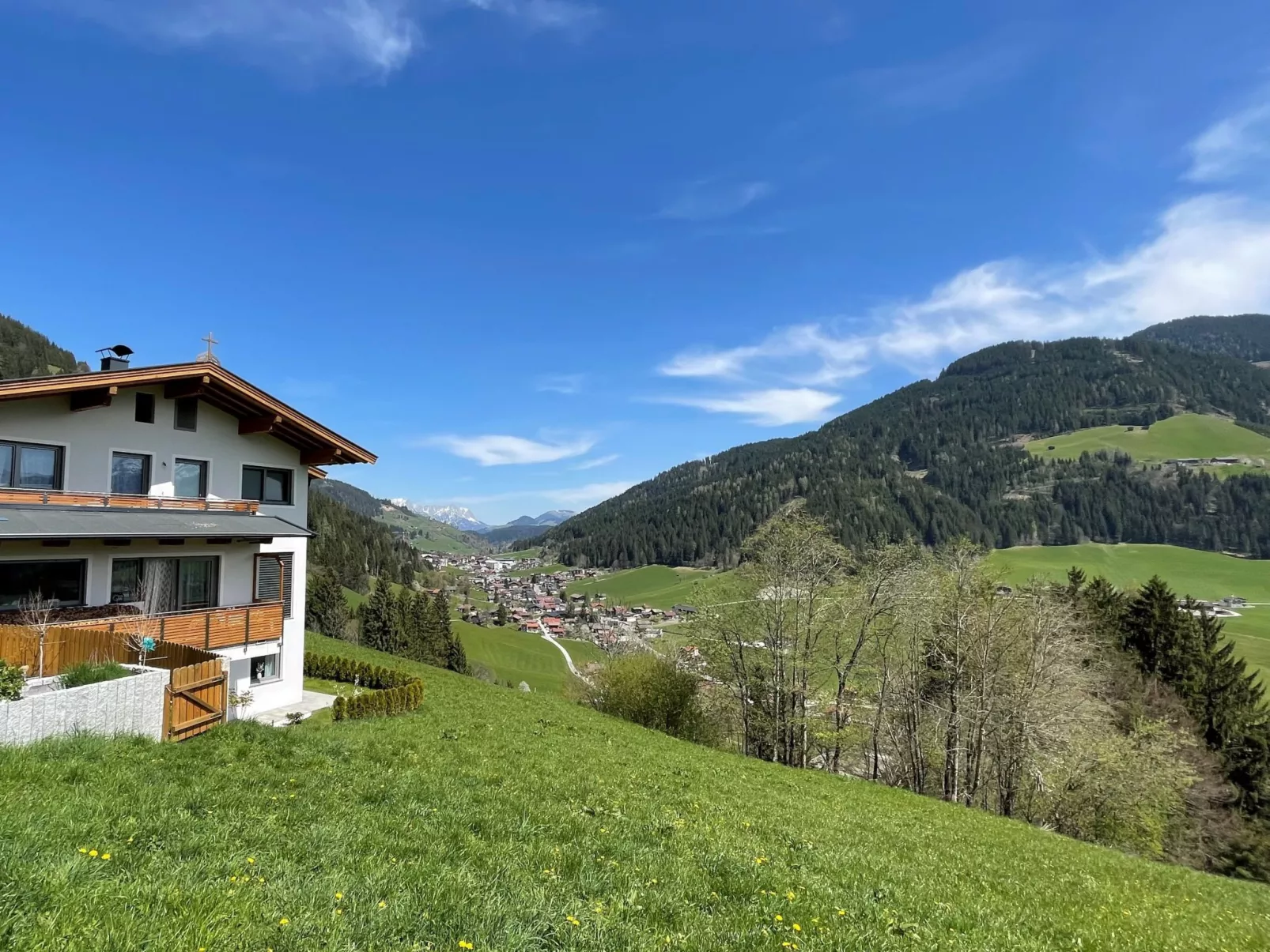 Bergblick-Outside