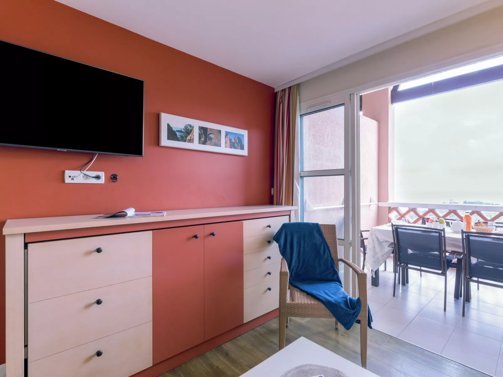 L'Esquinade (P3 213)-Drinnen