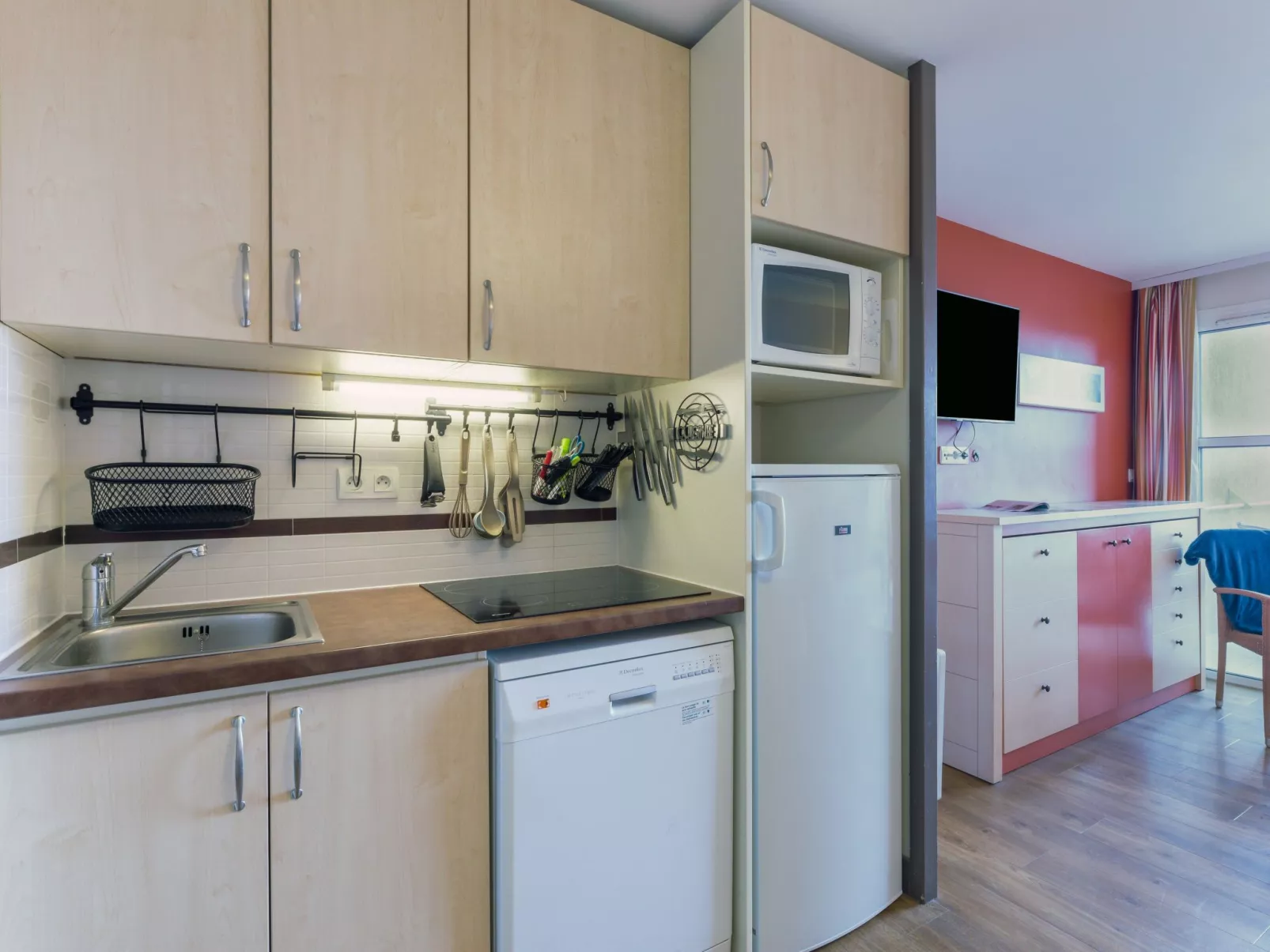 L'Esquinade (P3 213)-Drinnen